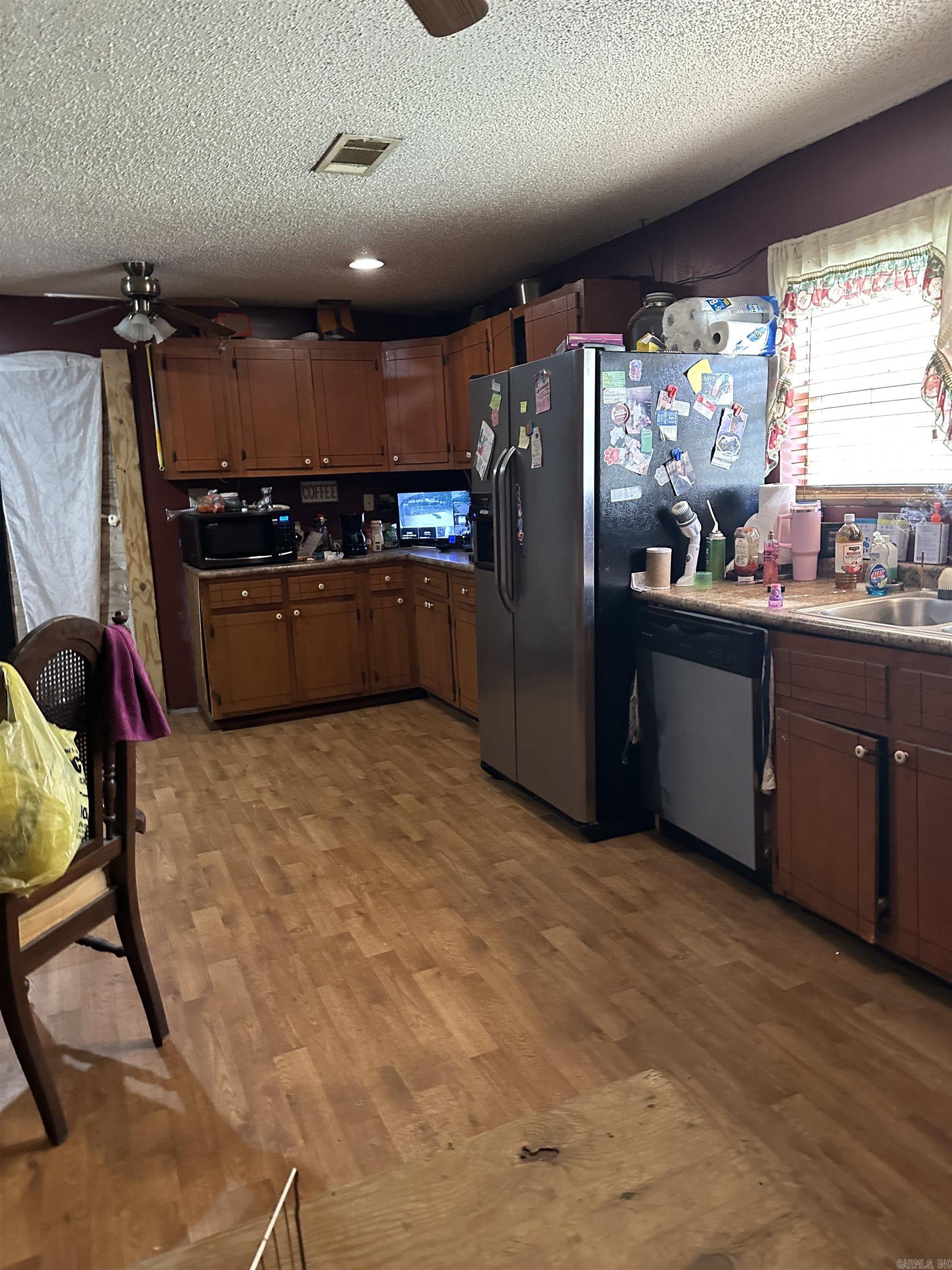 611 Warren Property Photo 6
