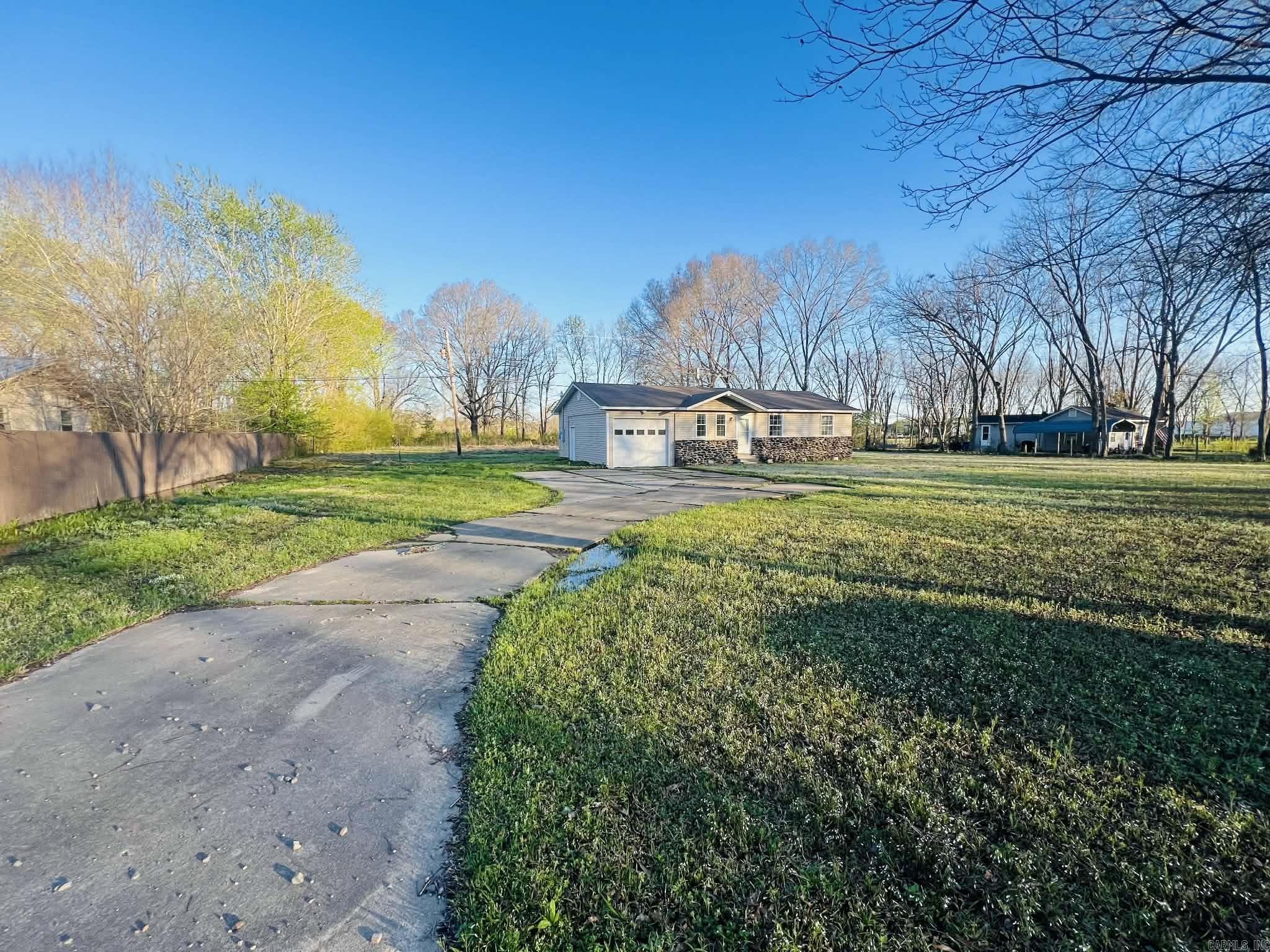 723 E Center Street Property Photo 1