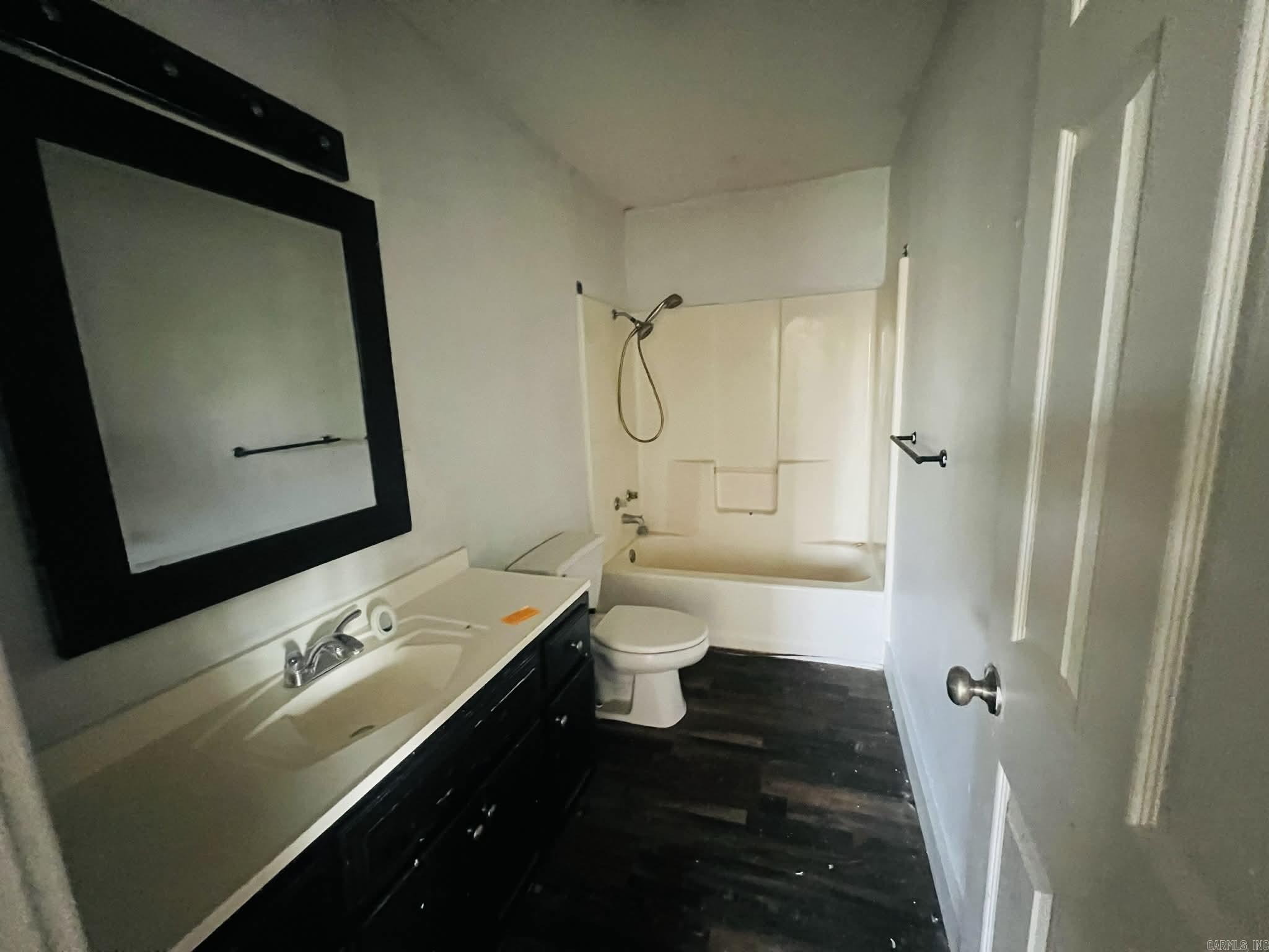723 E Center Street Property Photo 17