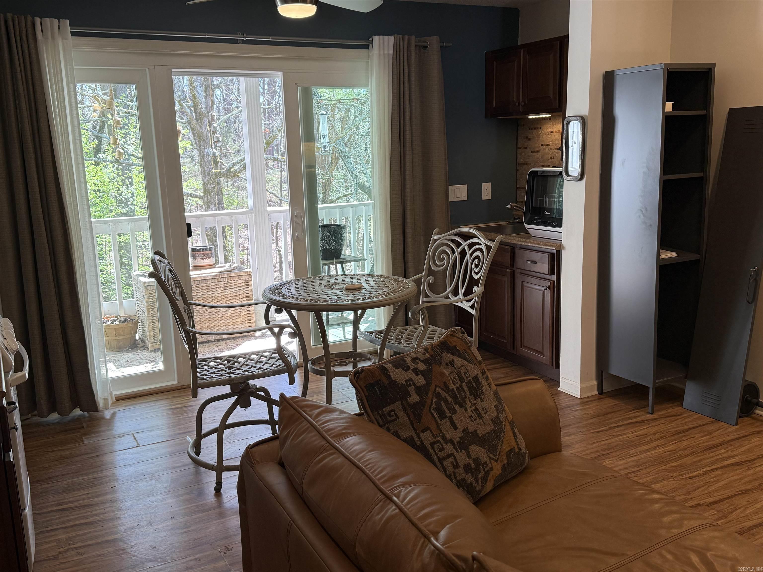 3006 Summerhill Place Property Photo 11