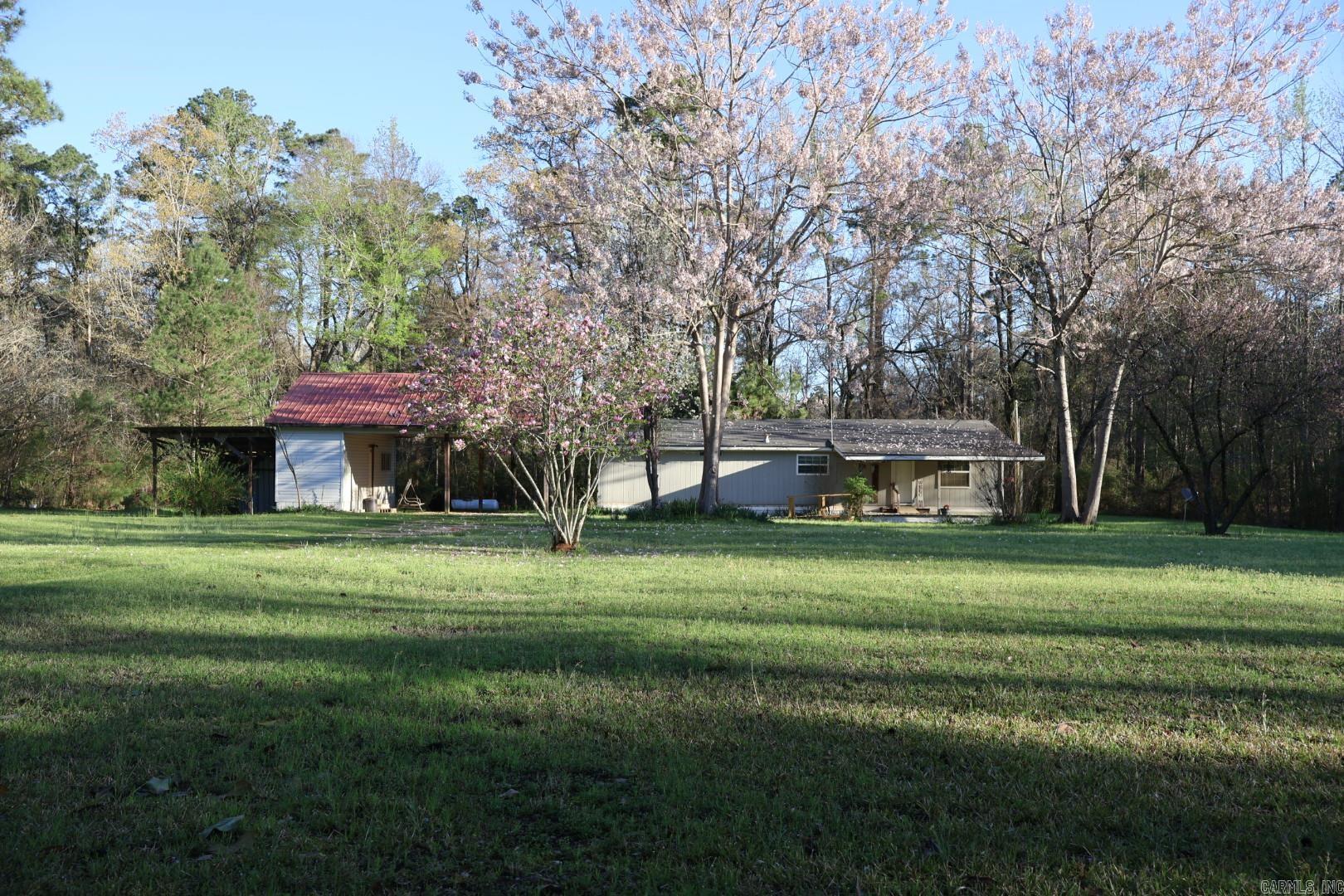 910 & 920 Reaves Cemetery Road Property Photo 1