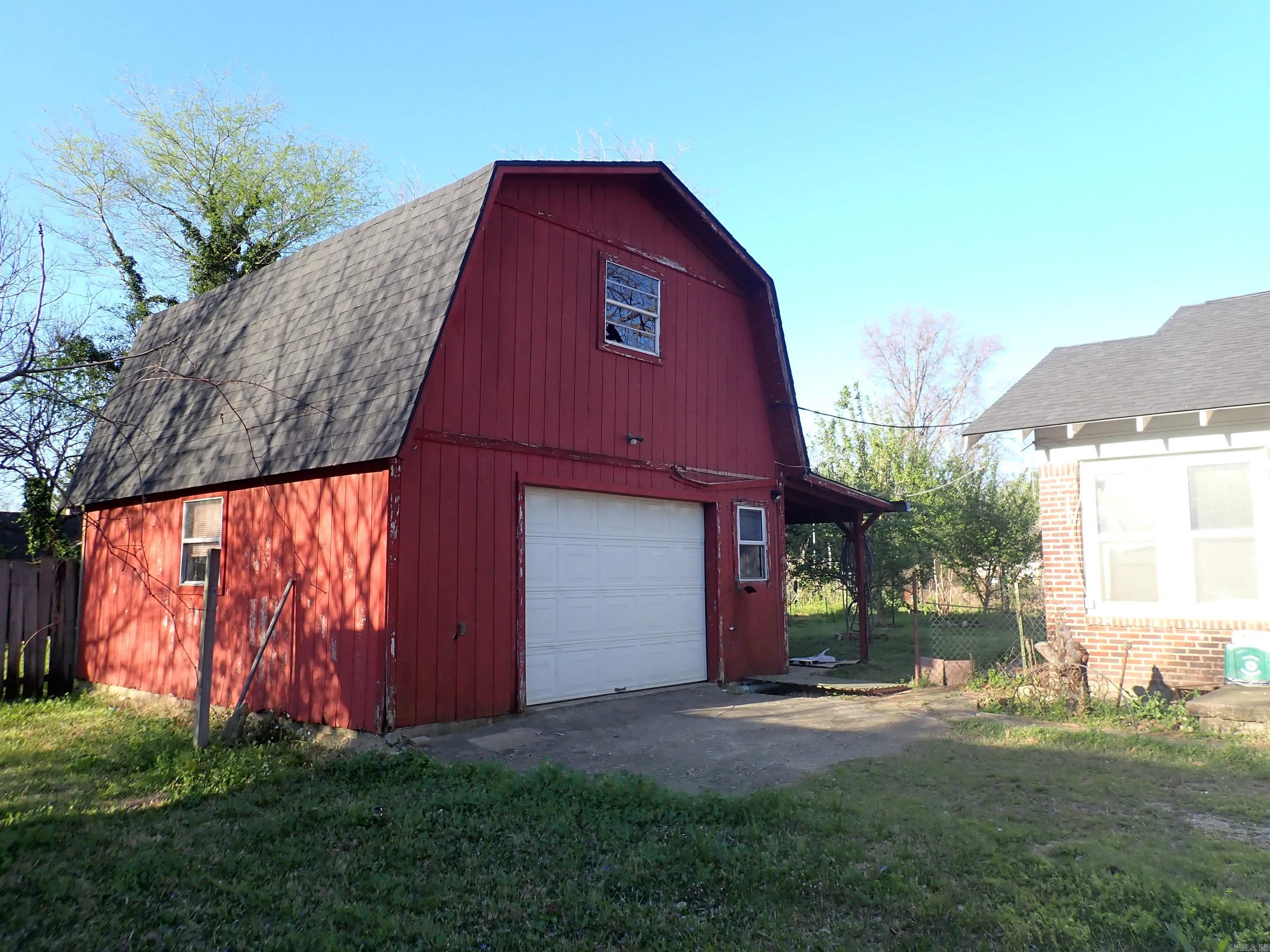 1309 Center Street Property Photo 3