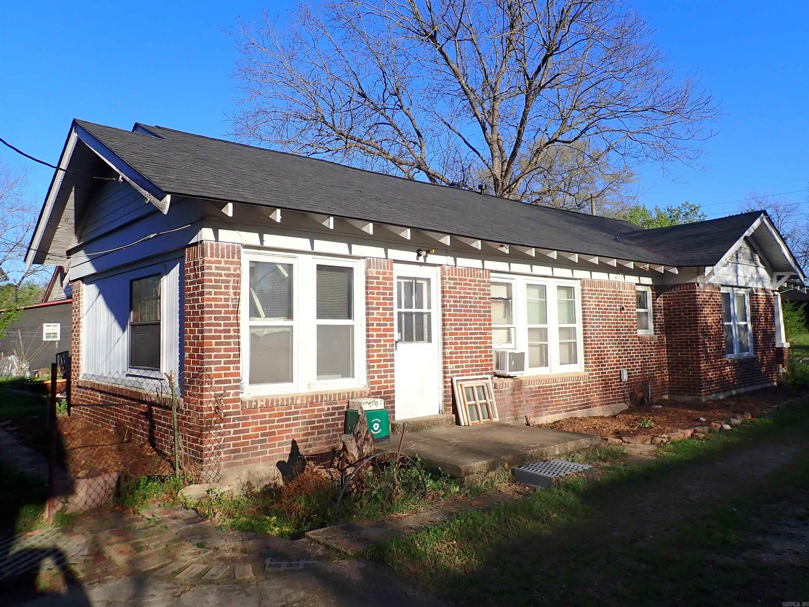 1309 Center Street Property Photo 4