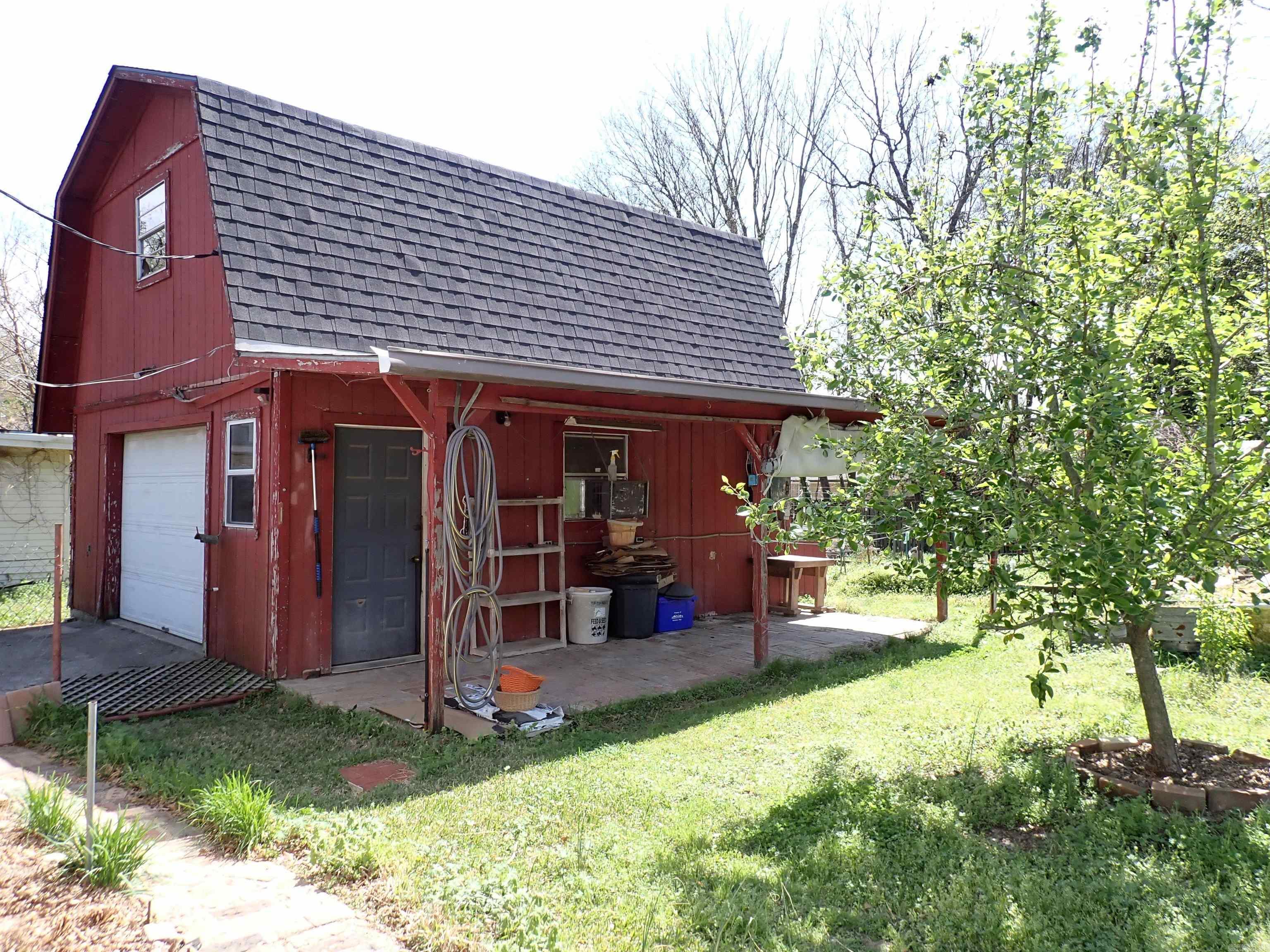 1309 Center Street Property Photo 6