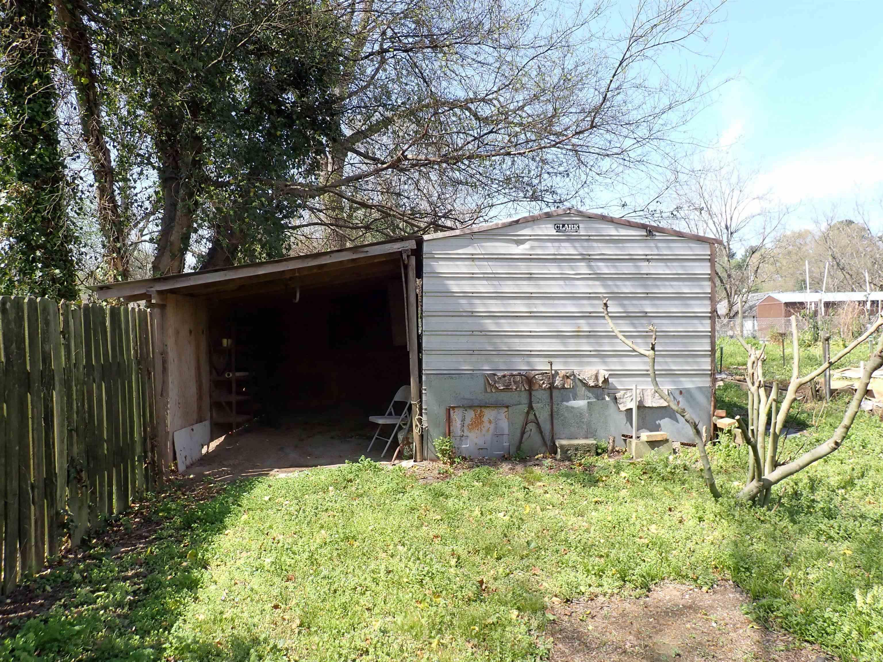 1309 Center Street Property Photo 11