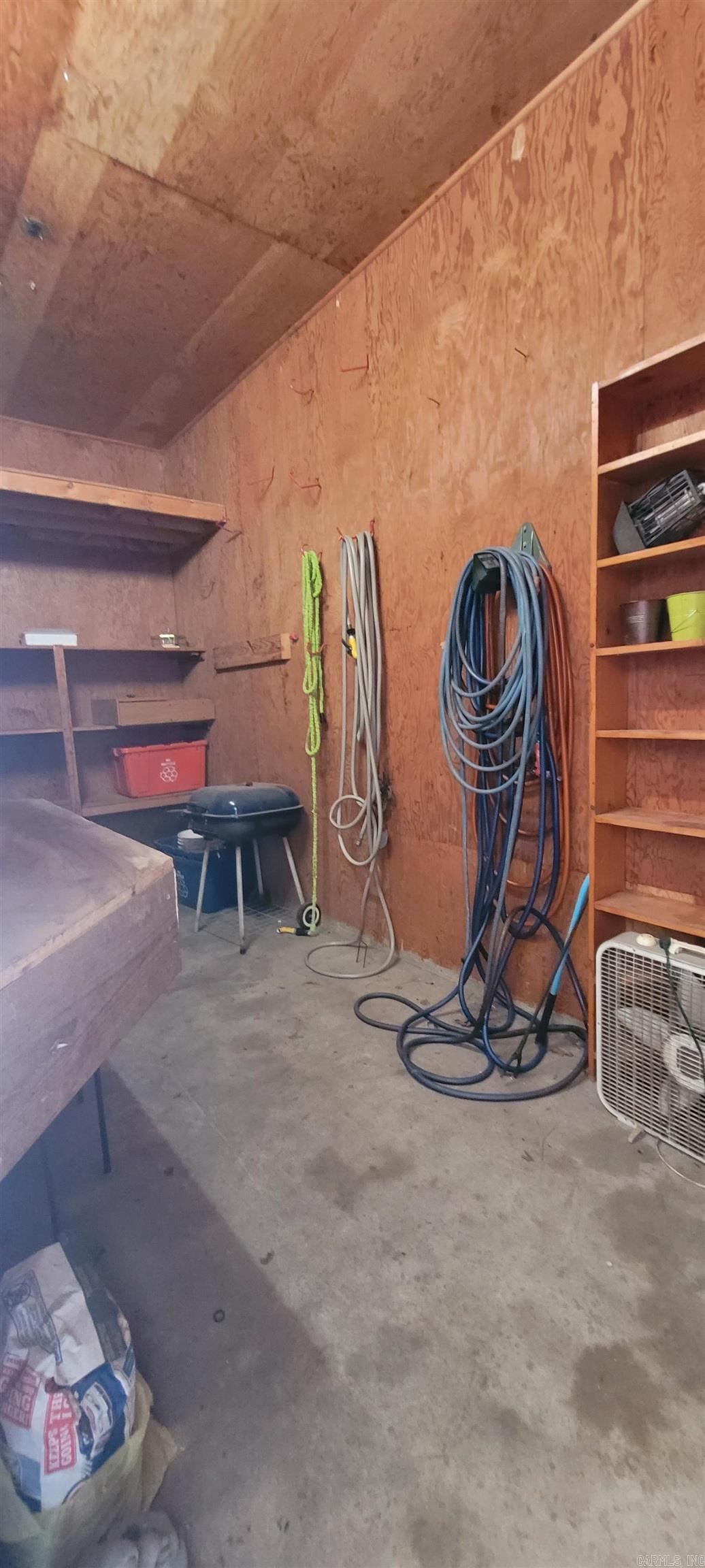 400 N Edmonds Avenue Property Photo 6