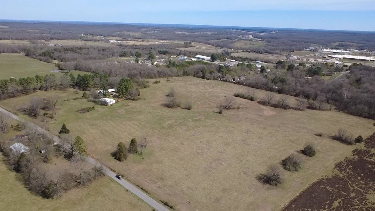 404 Evans Road Property Photo 2