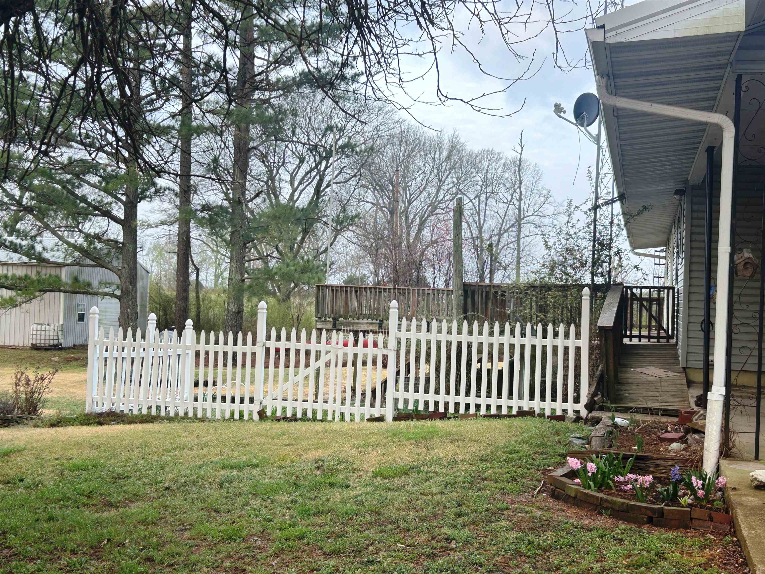404 Evans Road Property Photo 6