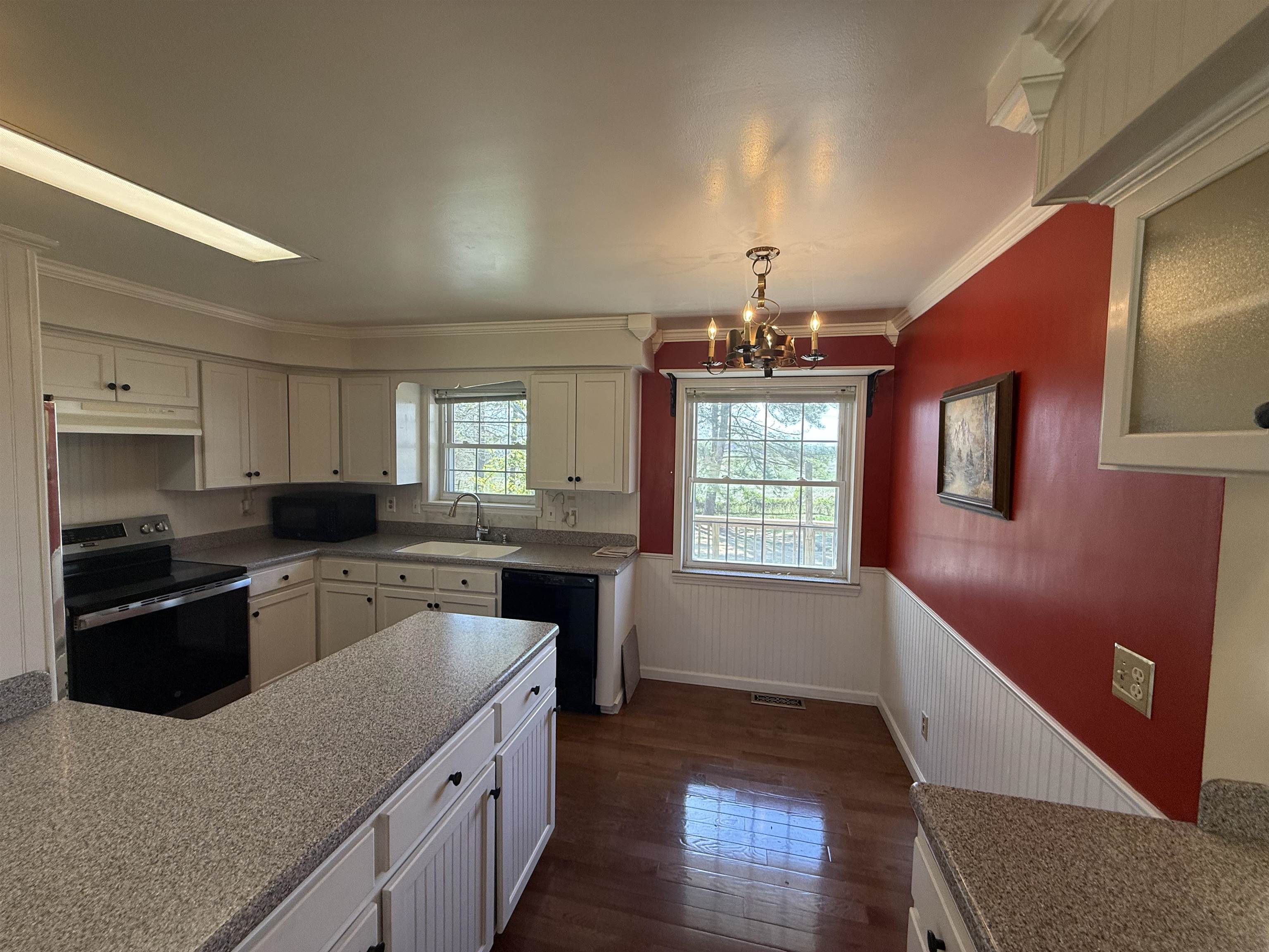 404 Evans Road Property Photo 10