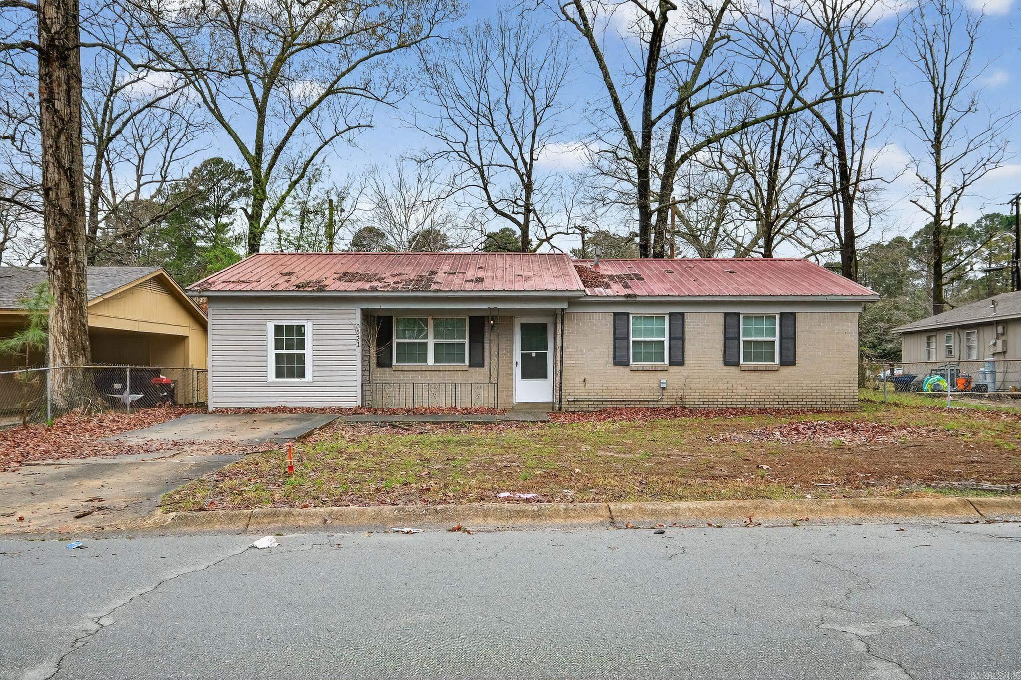 3521 Pinewood Loop