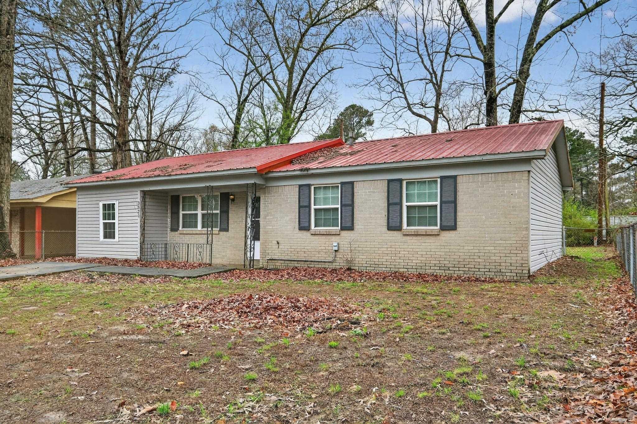 3521 Pinewood Loop Property Photo 2