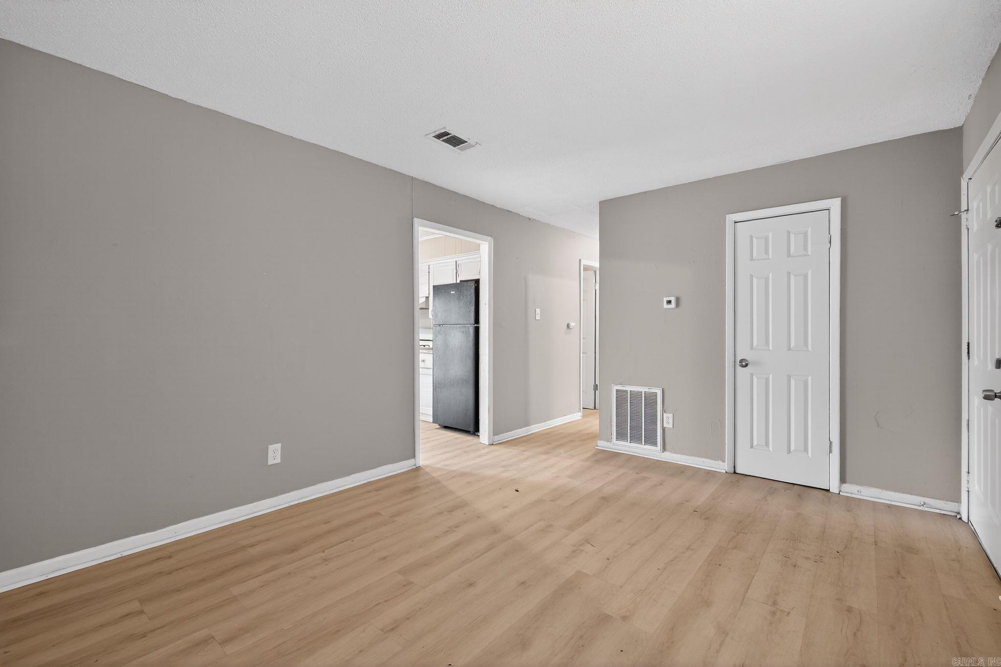 3521 Pinewood Loop Property Photo 7