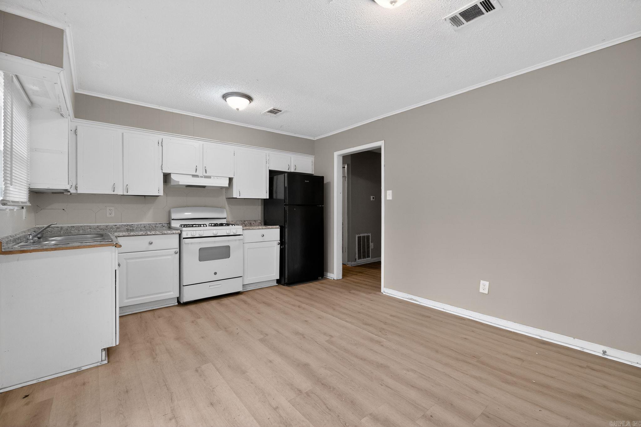 3521 Pinewood Loop Property Photo 10