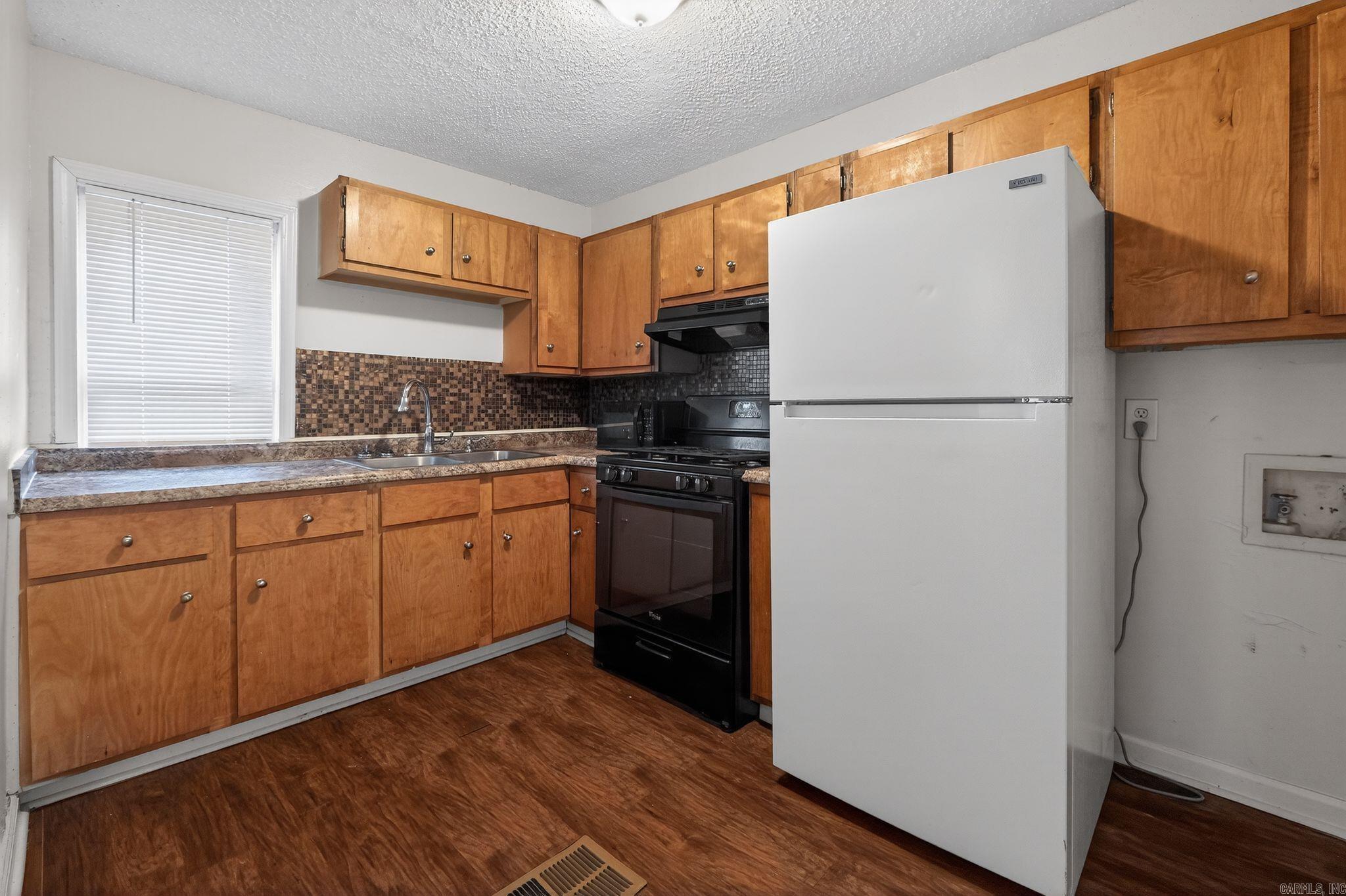3921 Cobb Street Property Photo 15