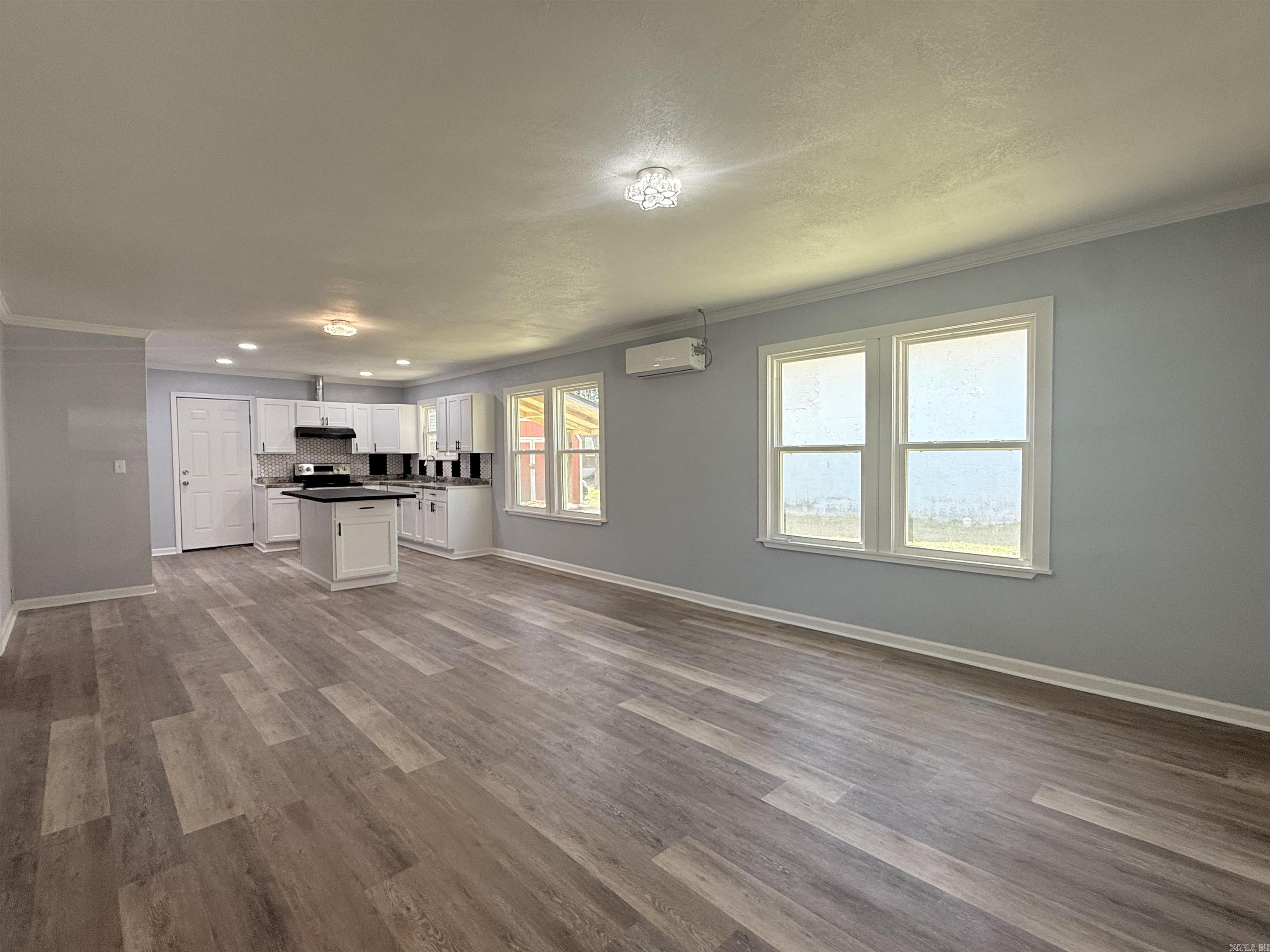 723 Ward Street Property Photo 3