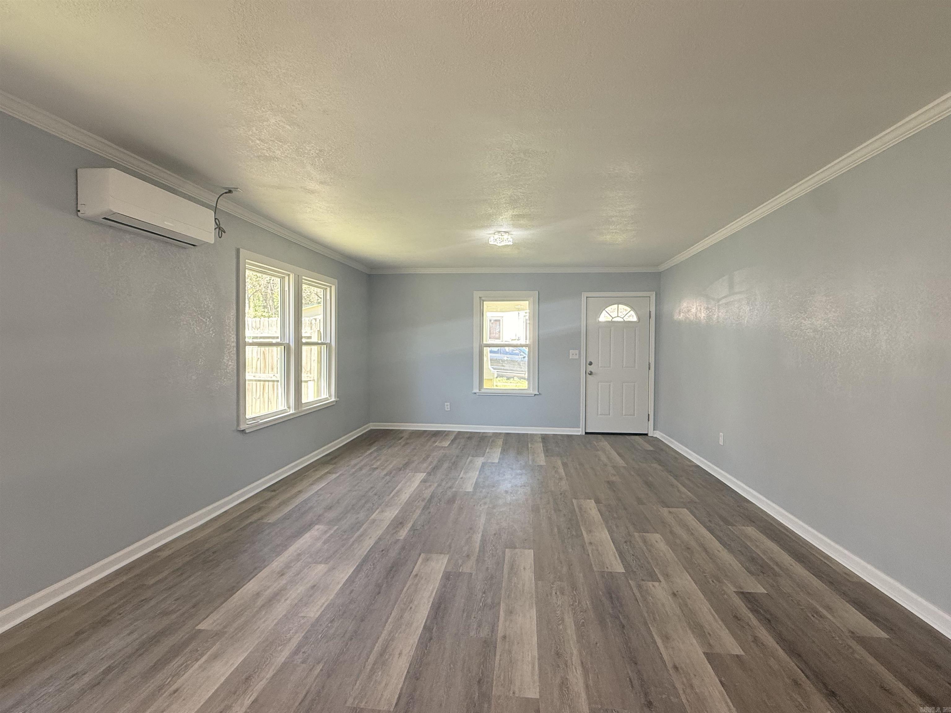 723 Ward Street Property Photo 7