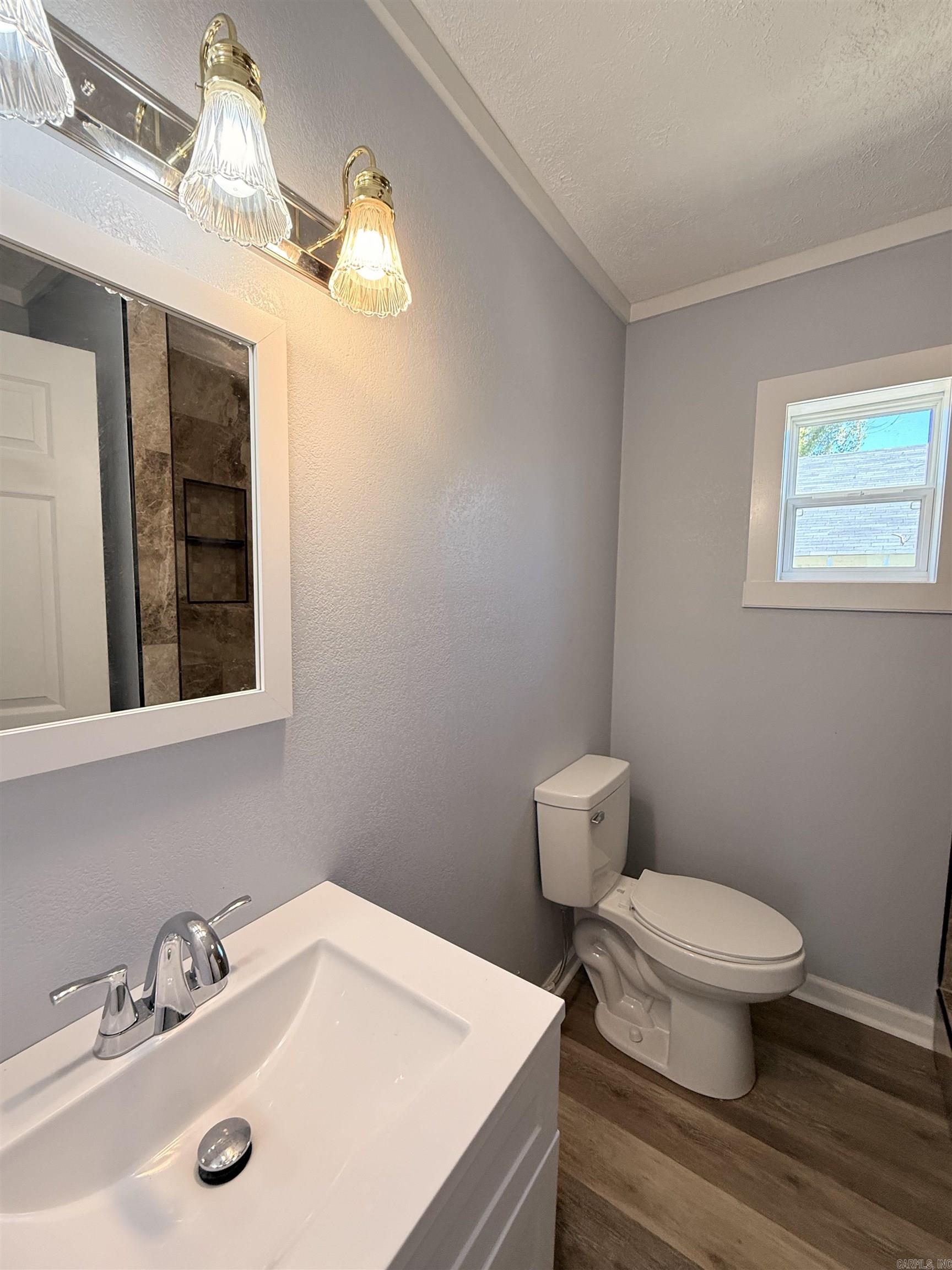 723 Ward Street Property Photo 8