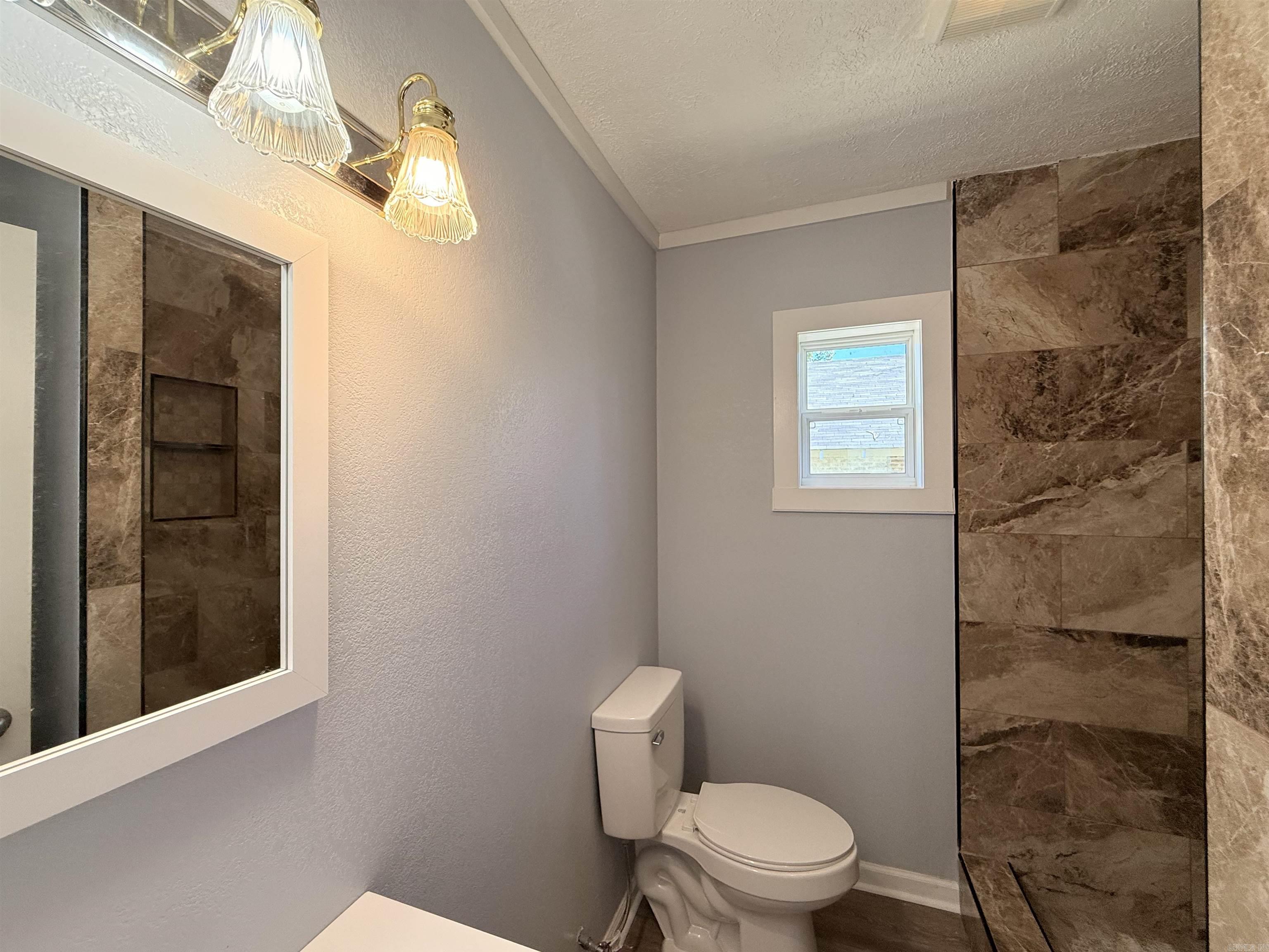 723 Ward Street Property Photo 9