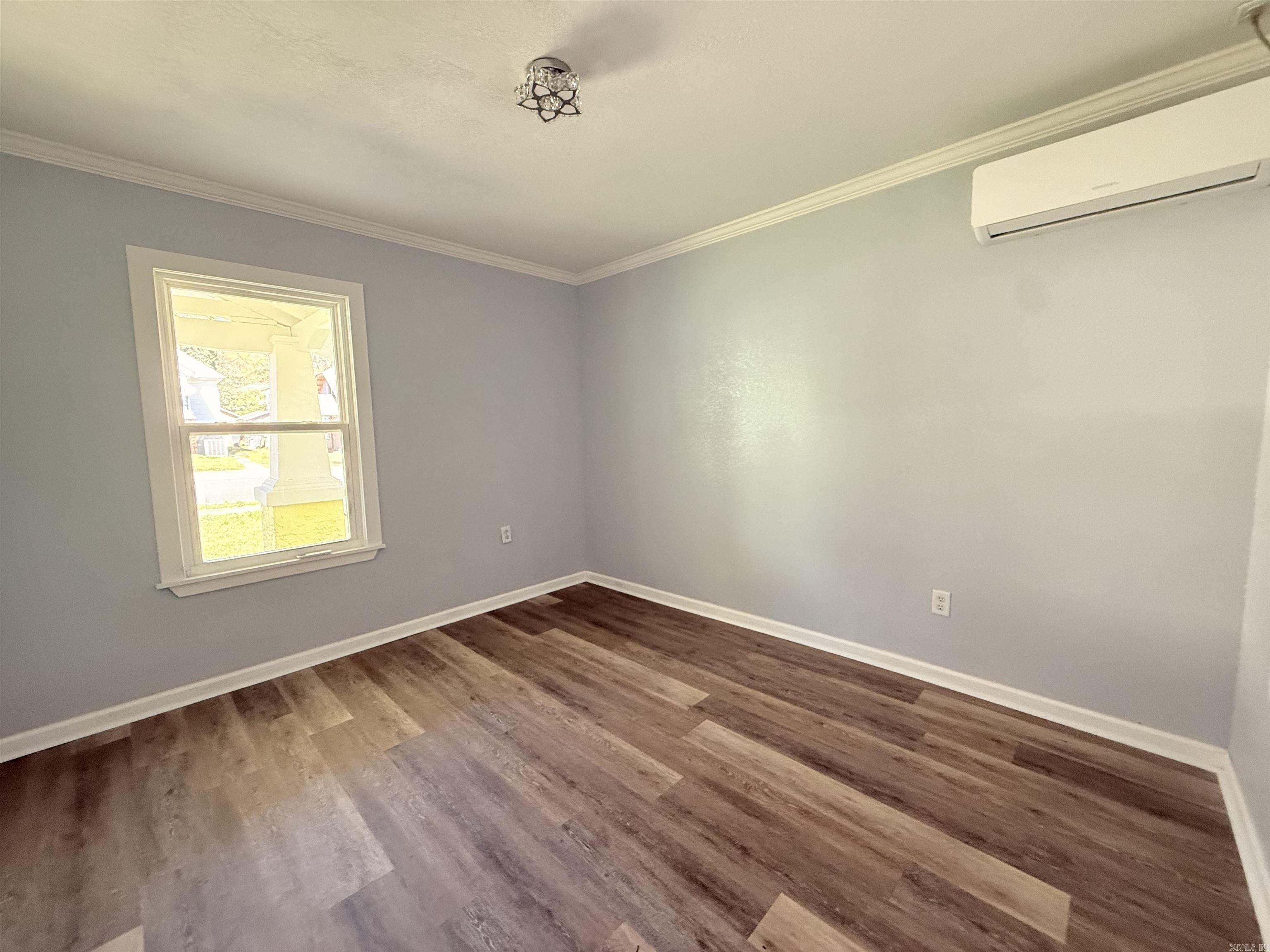 723 Ward Street Property Photo 11