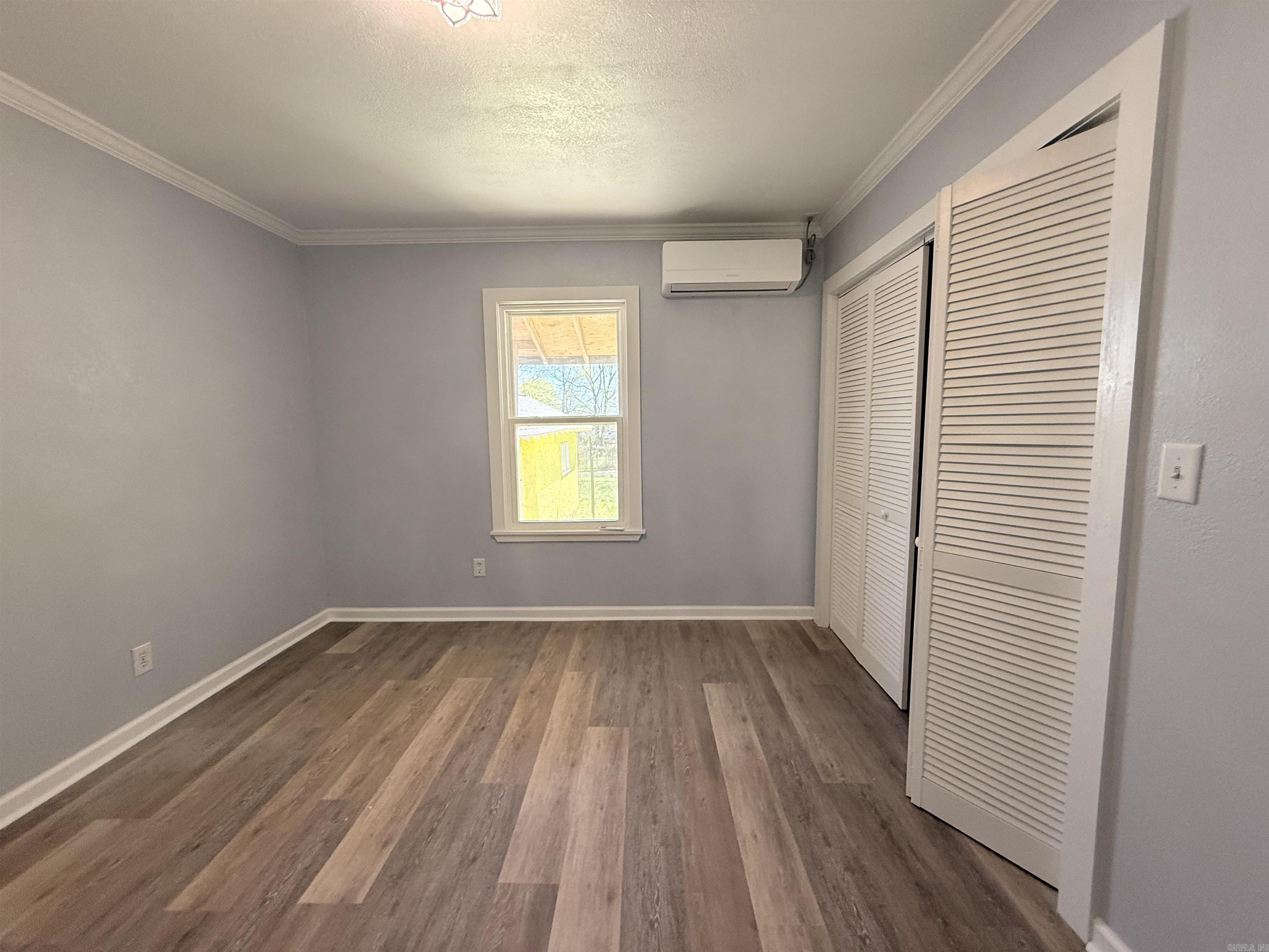 723 Ward Street Property Photo 12