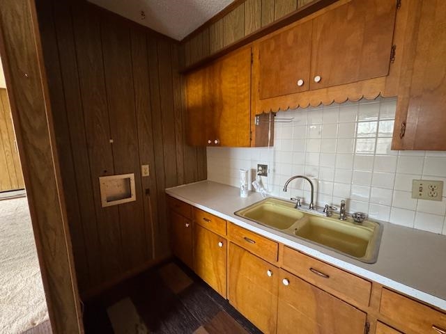 900 Oakwood Drive Property Photo 8