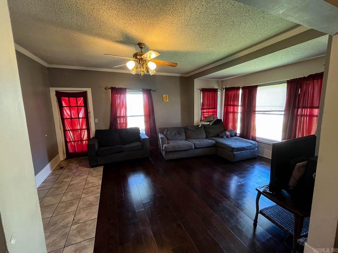 903 Vine Street Property Photo 3