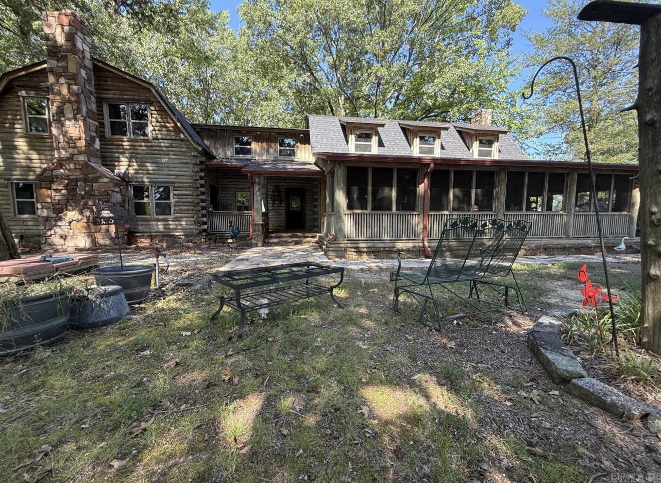 740 E 278 Highway Property Photo 2