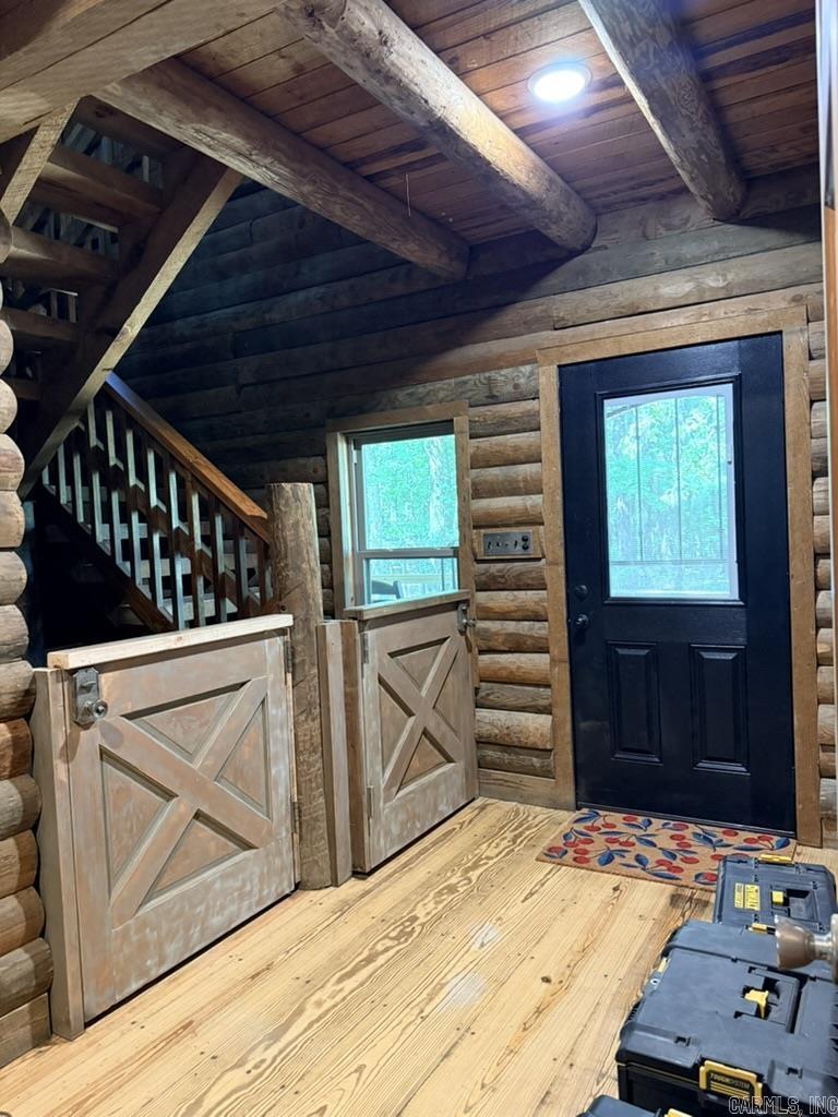 740 E 278 Highway Property Photo 8