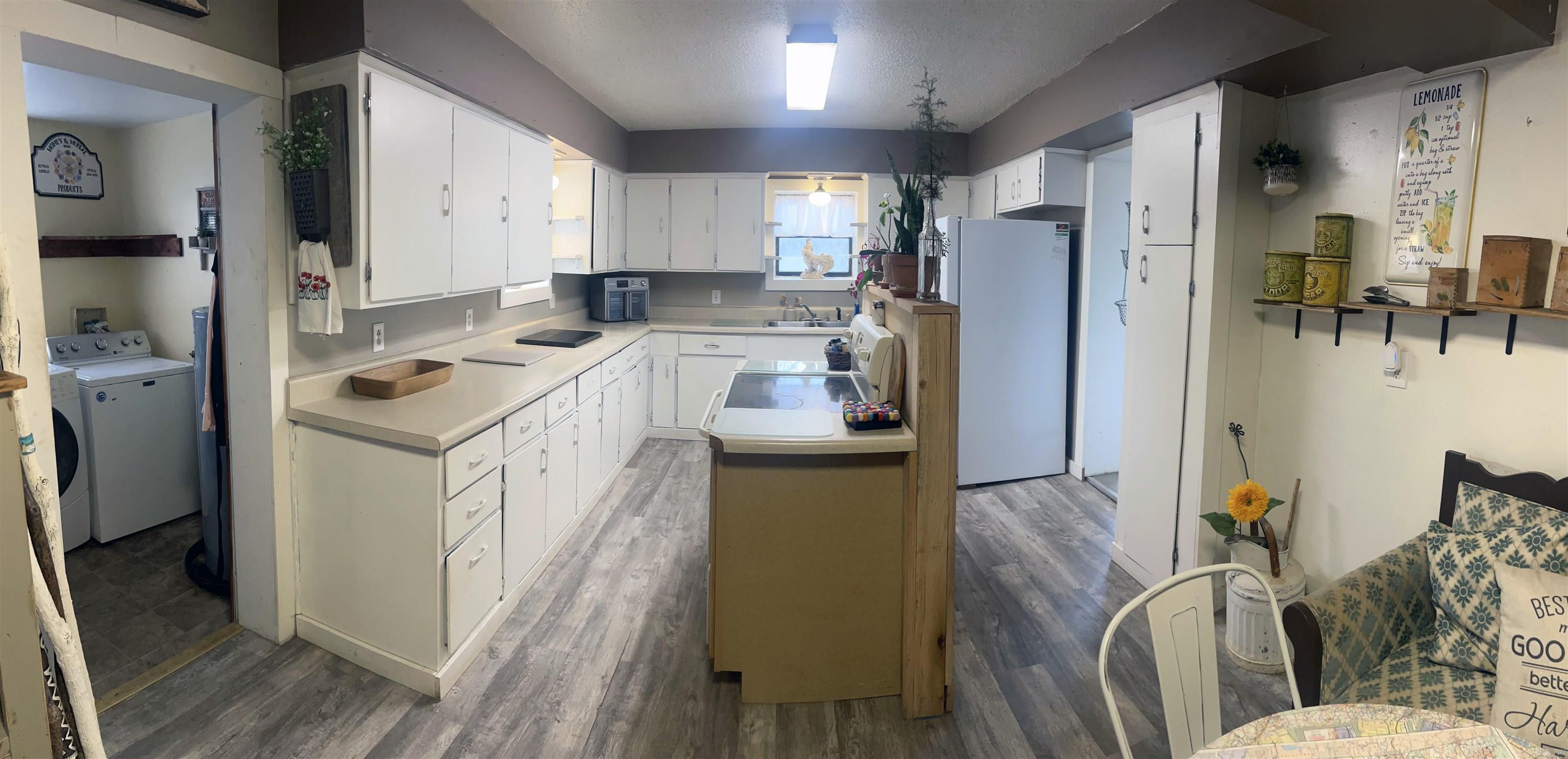 695 Summit Avenue Property Photo 12