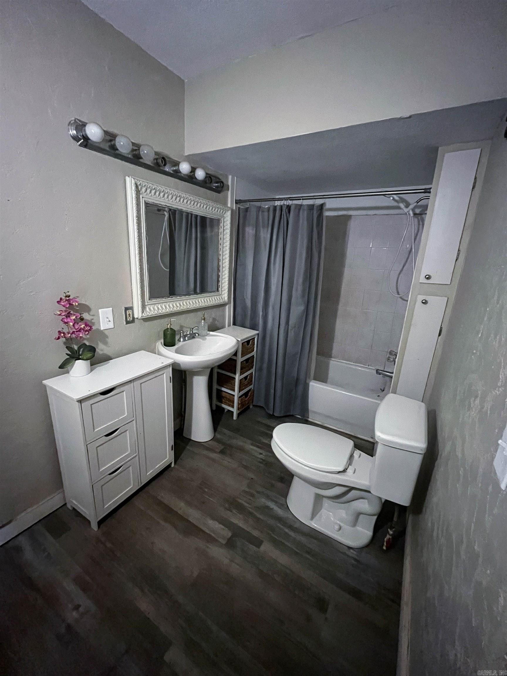 695 Summit Avenue Property Photo 23