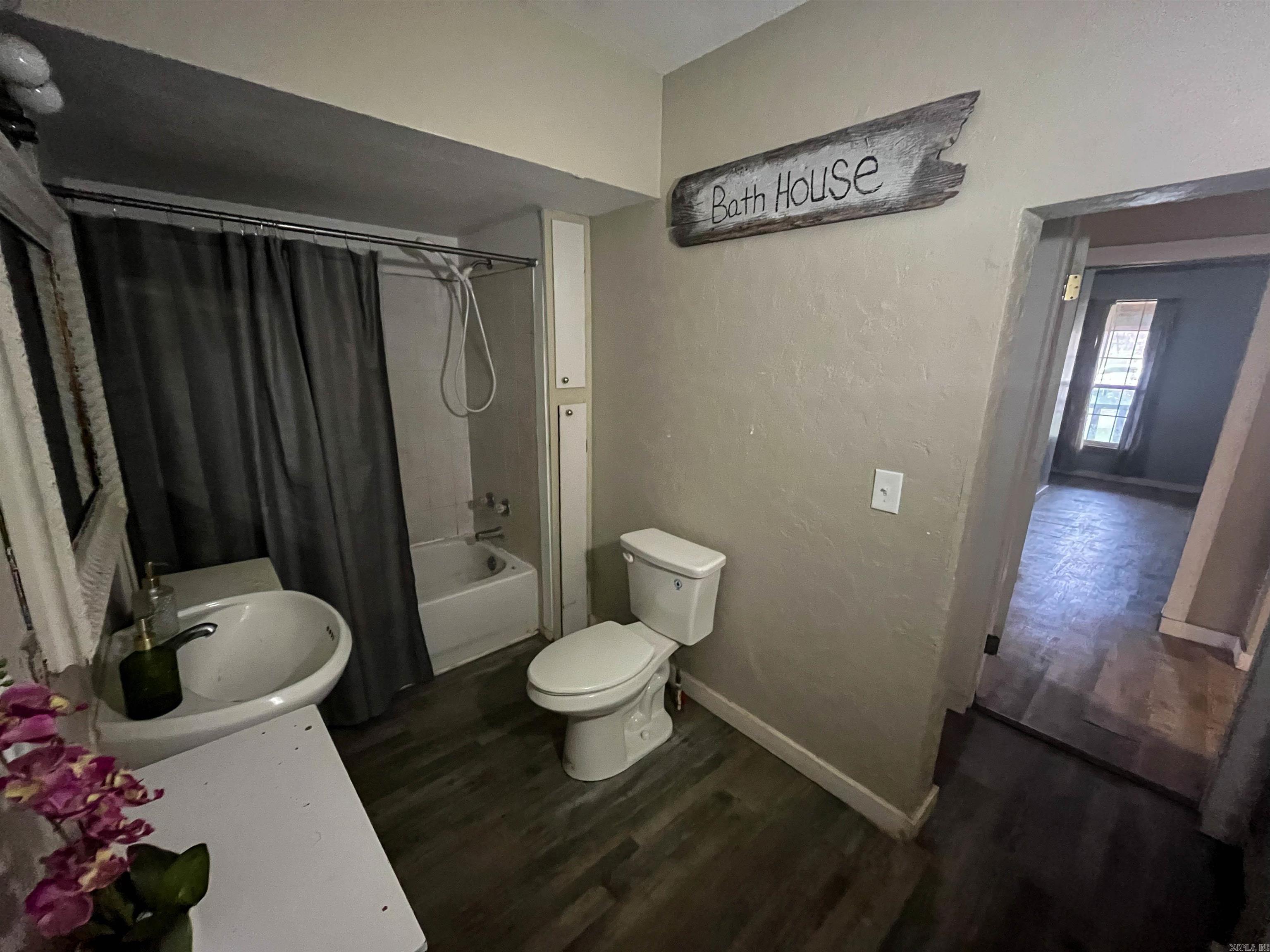 695 Summit Avenue Property Photo 24