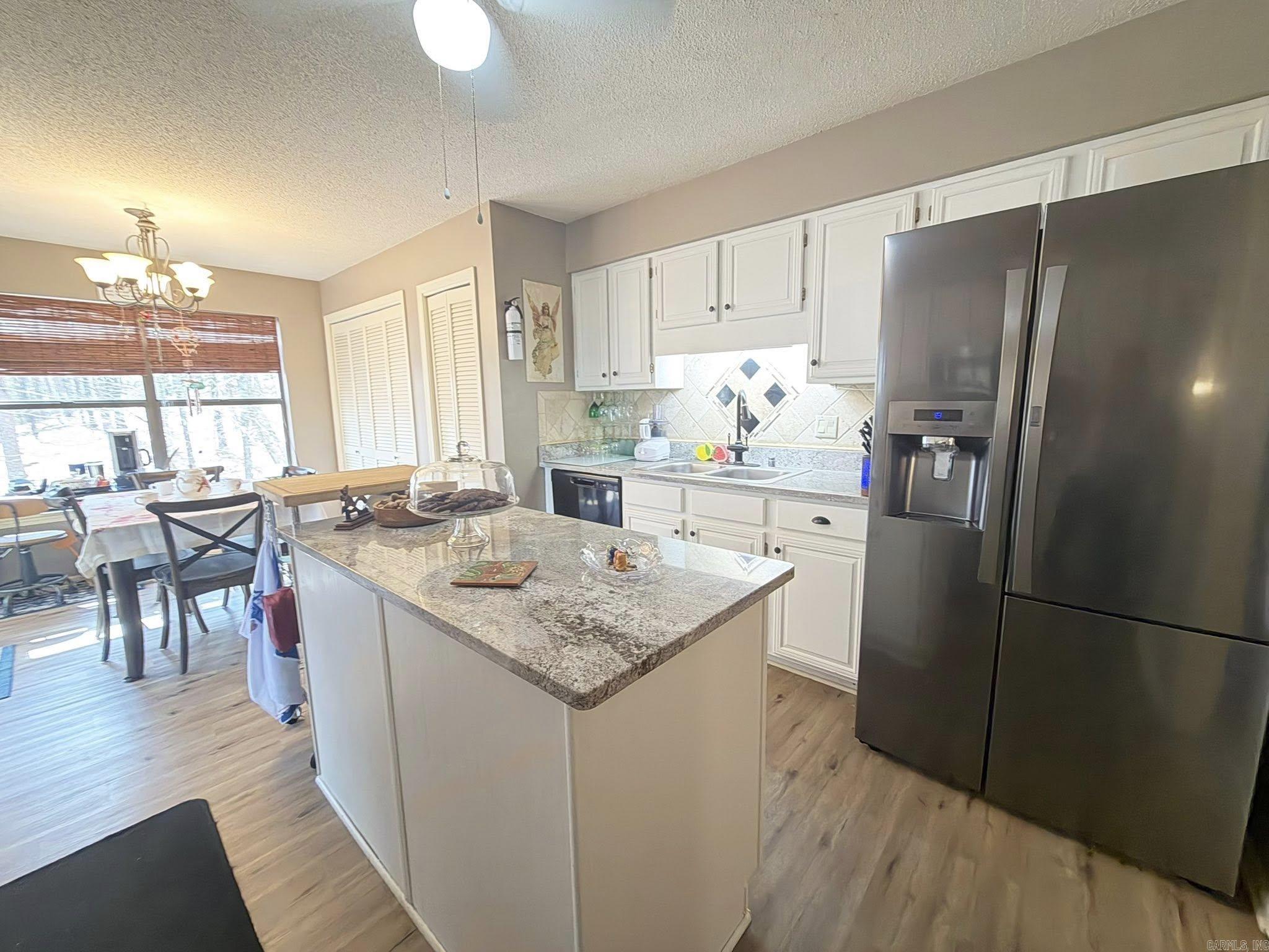 142 Glenwood Property Photo 5