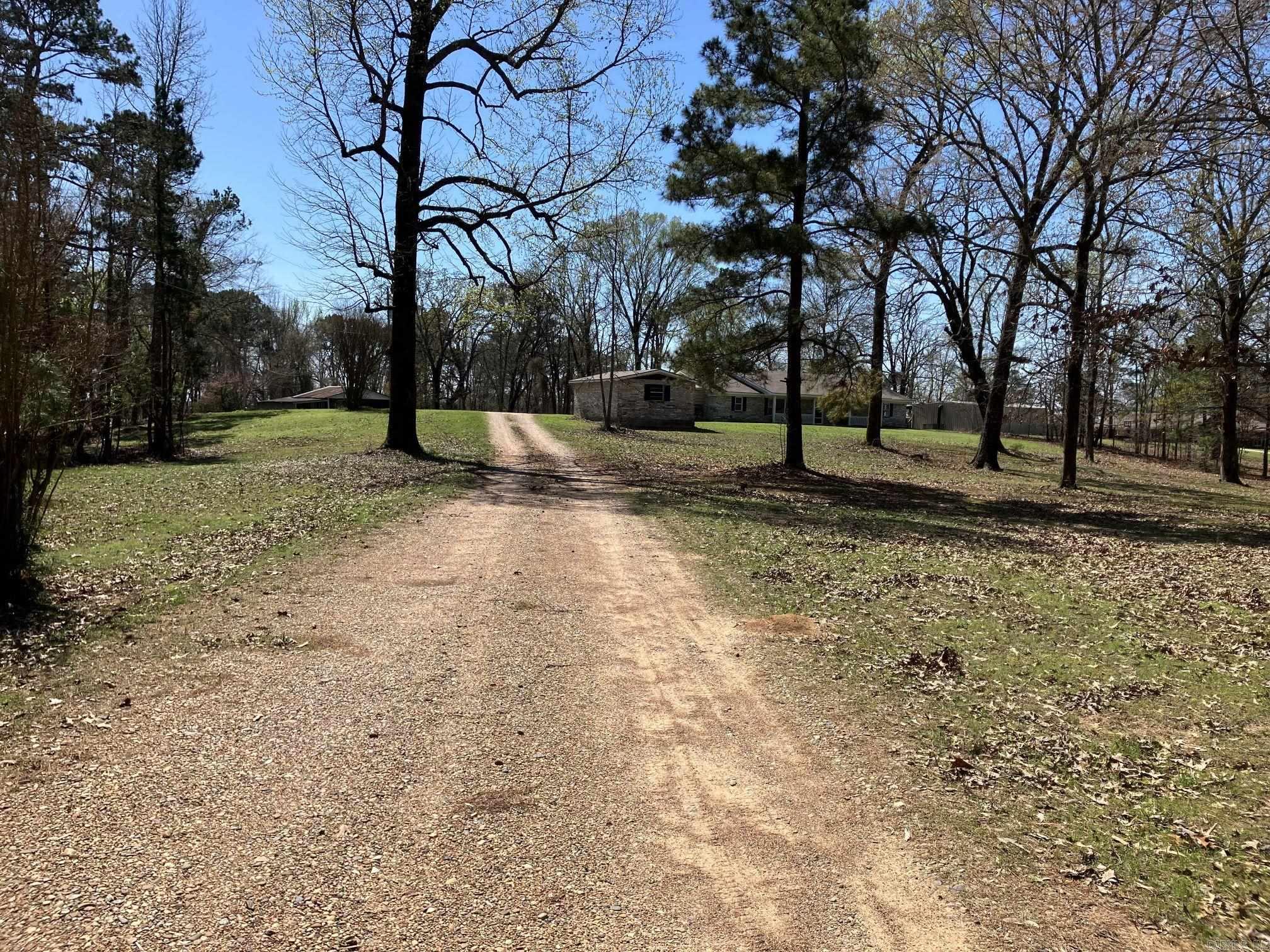 137 Rolling Fork Dr Drive Property Photo 4