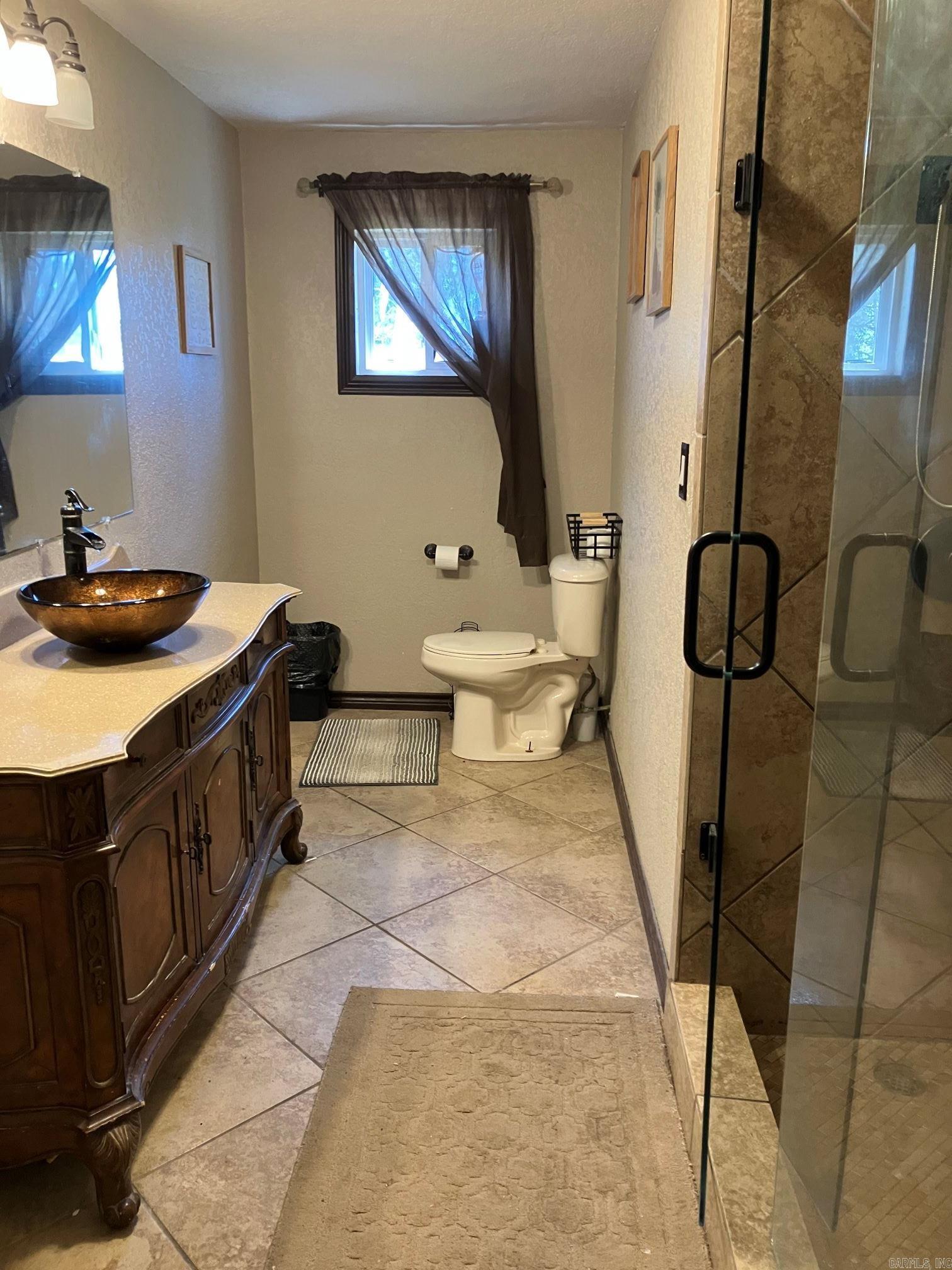 137 Rolling Fork Dr Drive Property Photo 12