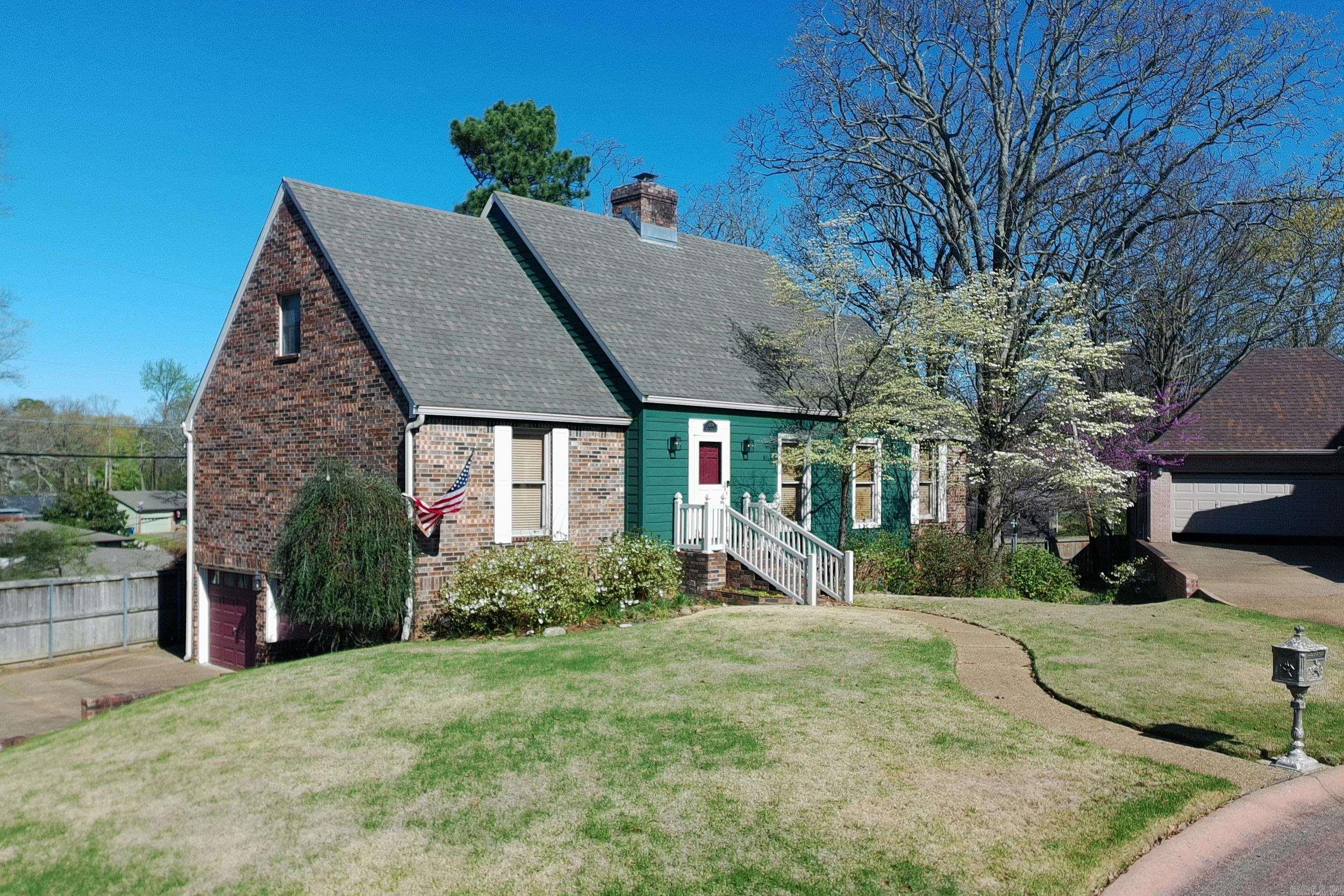 1204 North Point Lane Property Photo 2