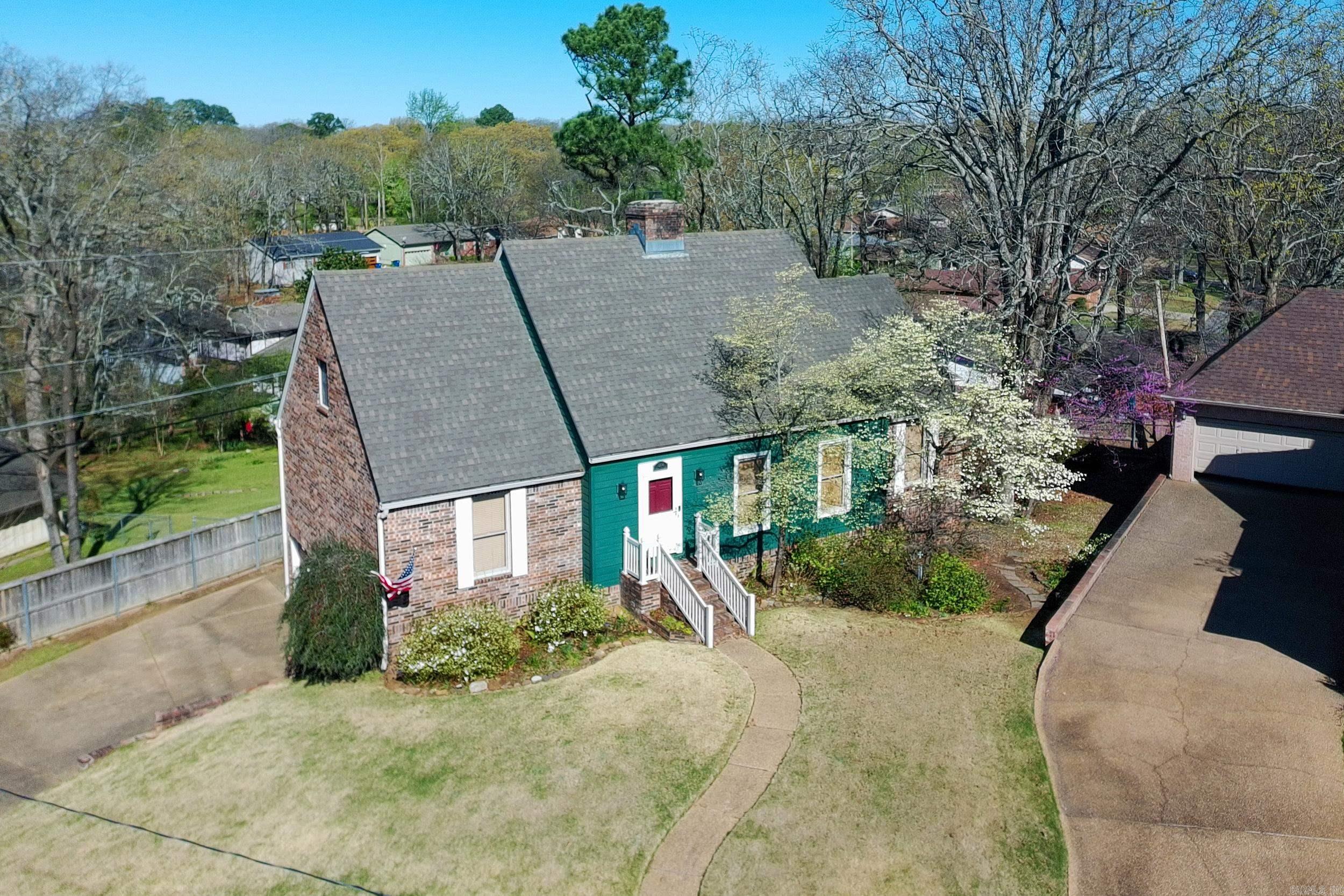 1204 North Point Lane Property Photo 3