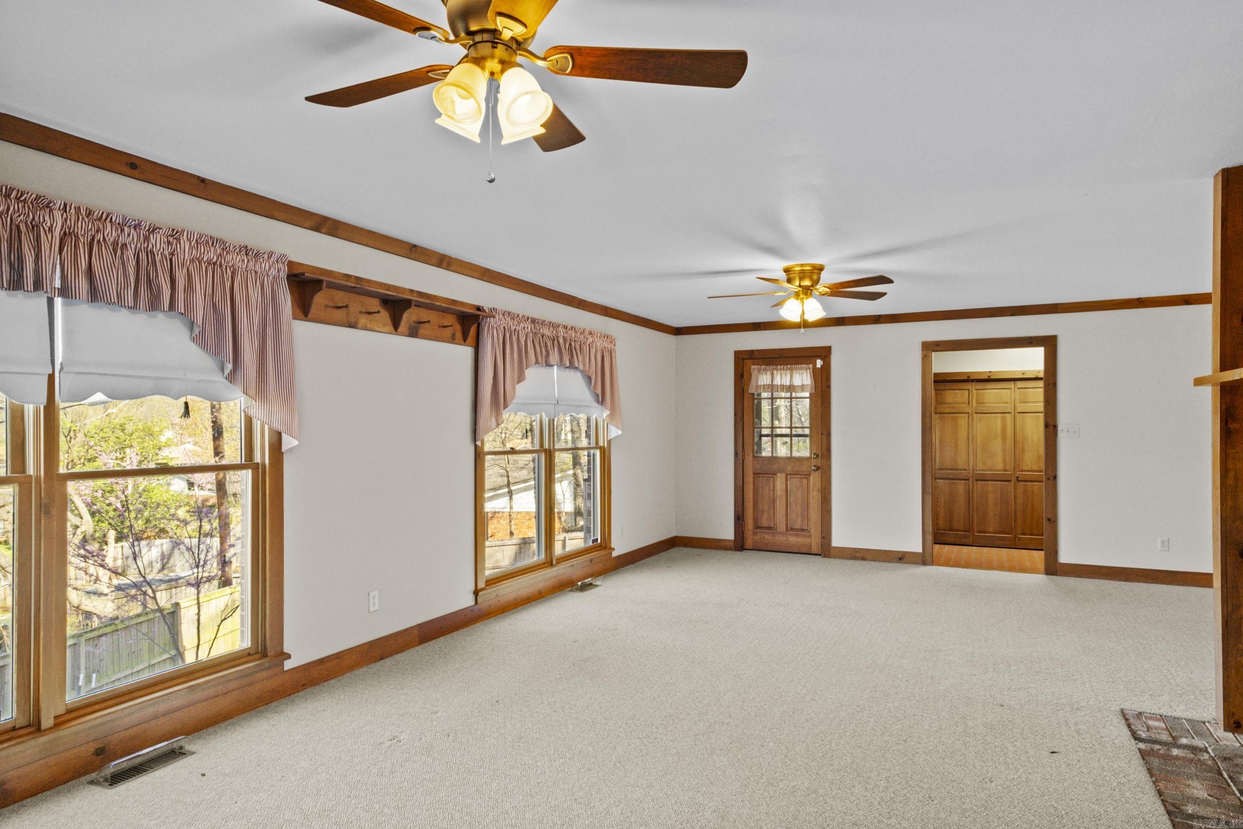 1204 North Point Lane Property Photo 9