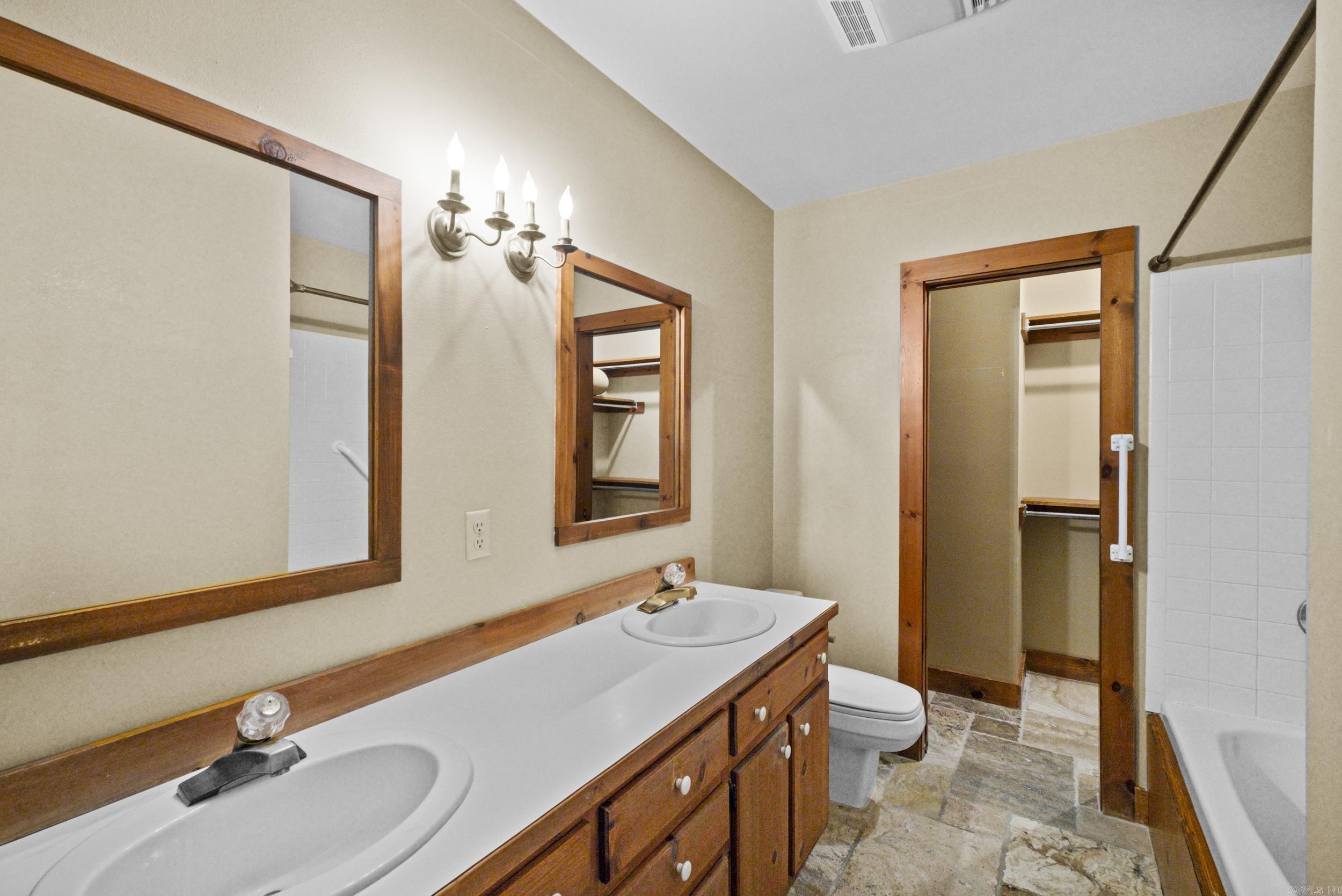 1204 North Point Lane Property Photo 17