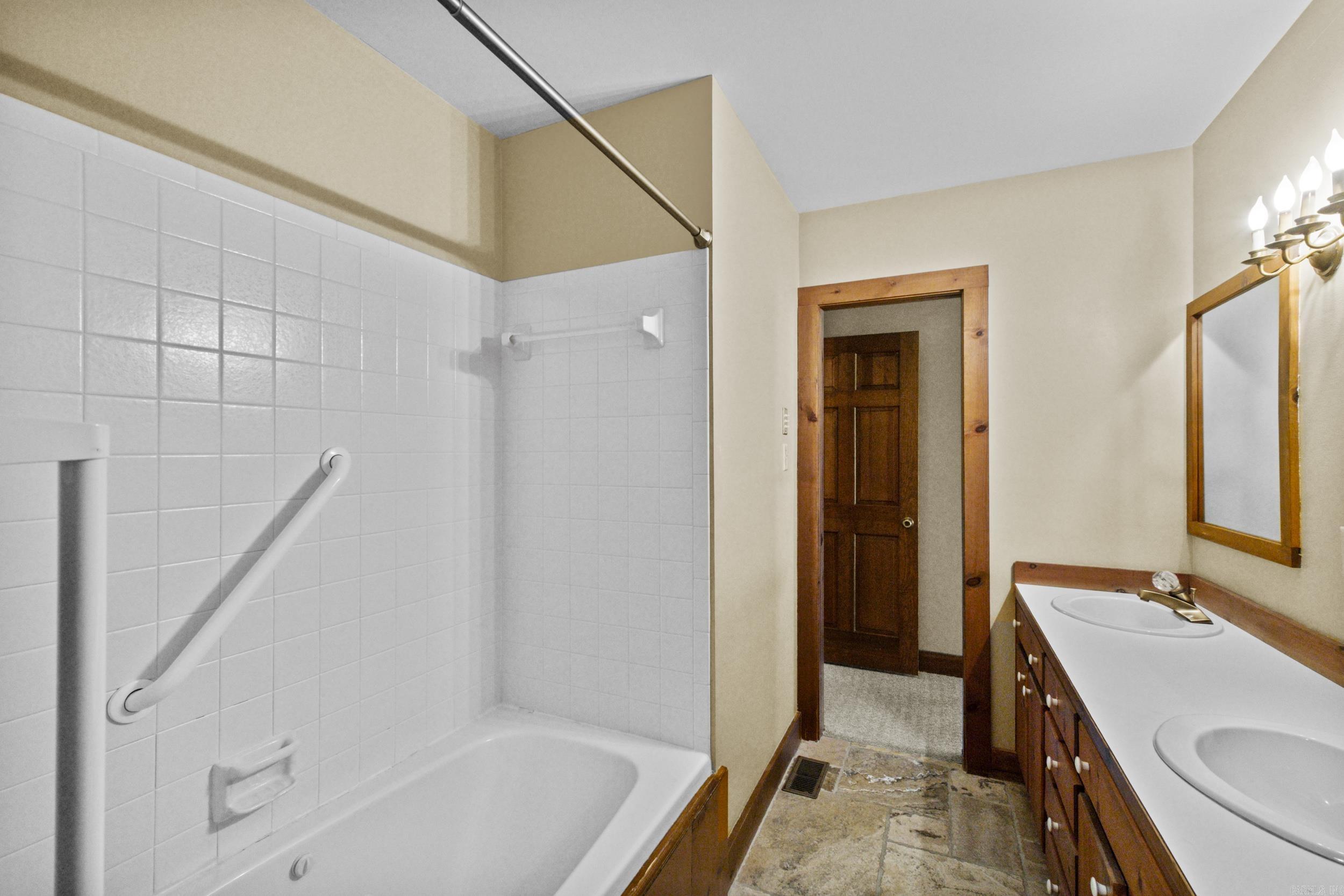 1204 North Point Lane Property Photo 18