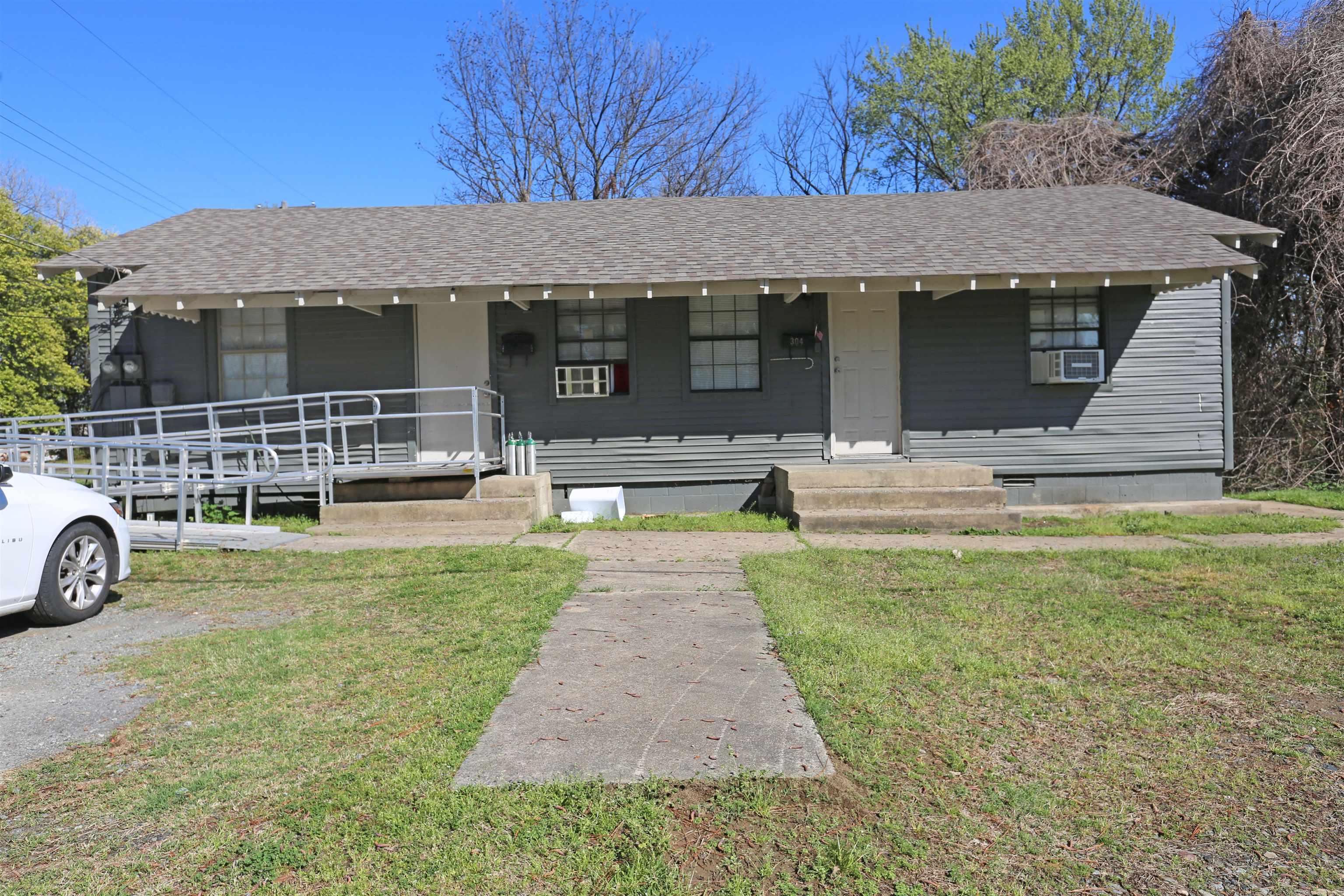 2804 Lincoln Avenue Property Photo 2