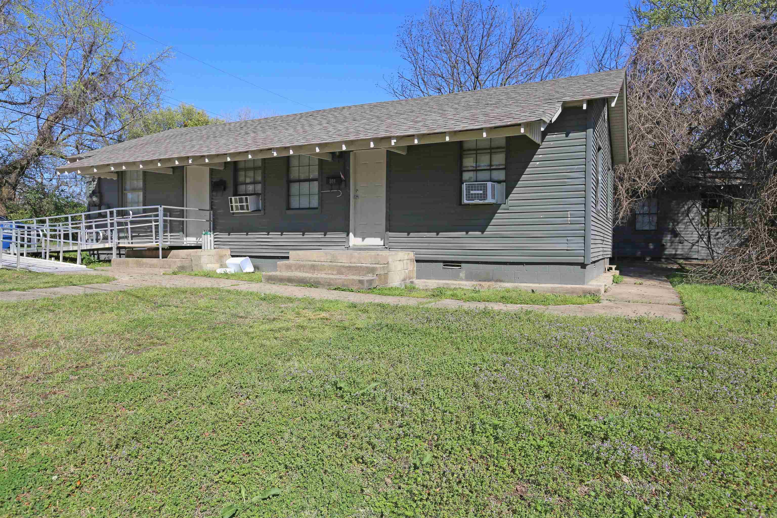 2804 Lincoln Avenue Property Photo 3
