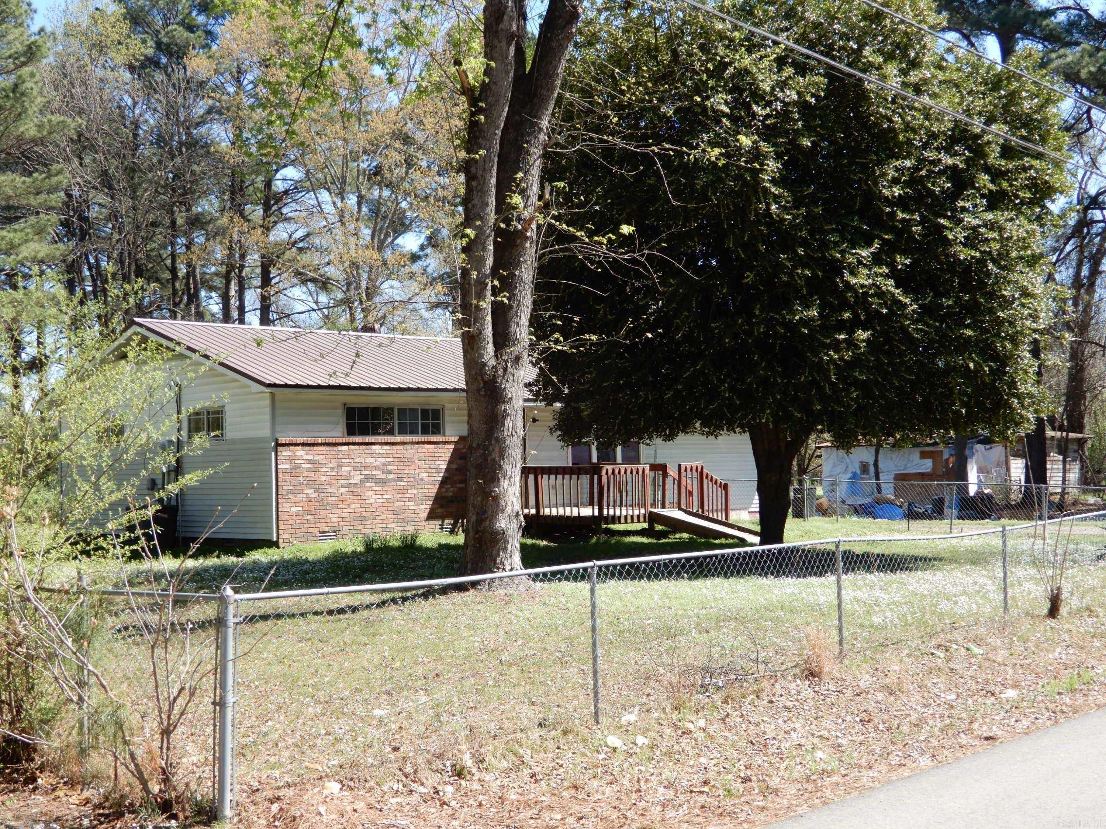 901 West Property Photo 1