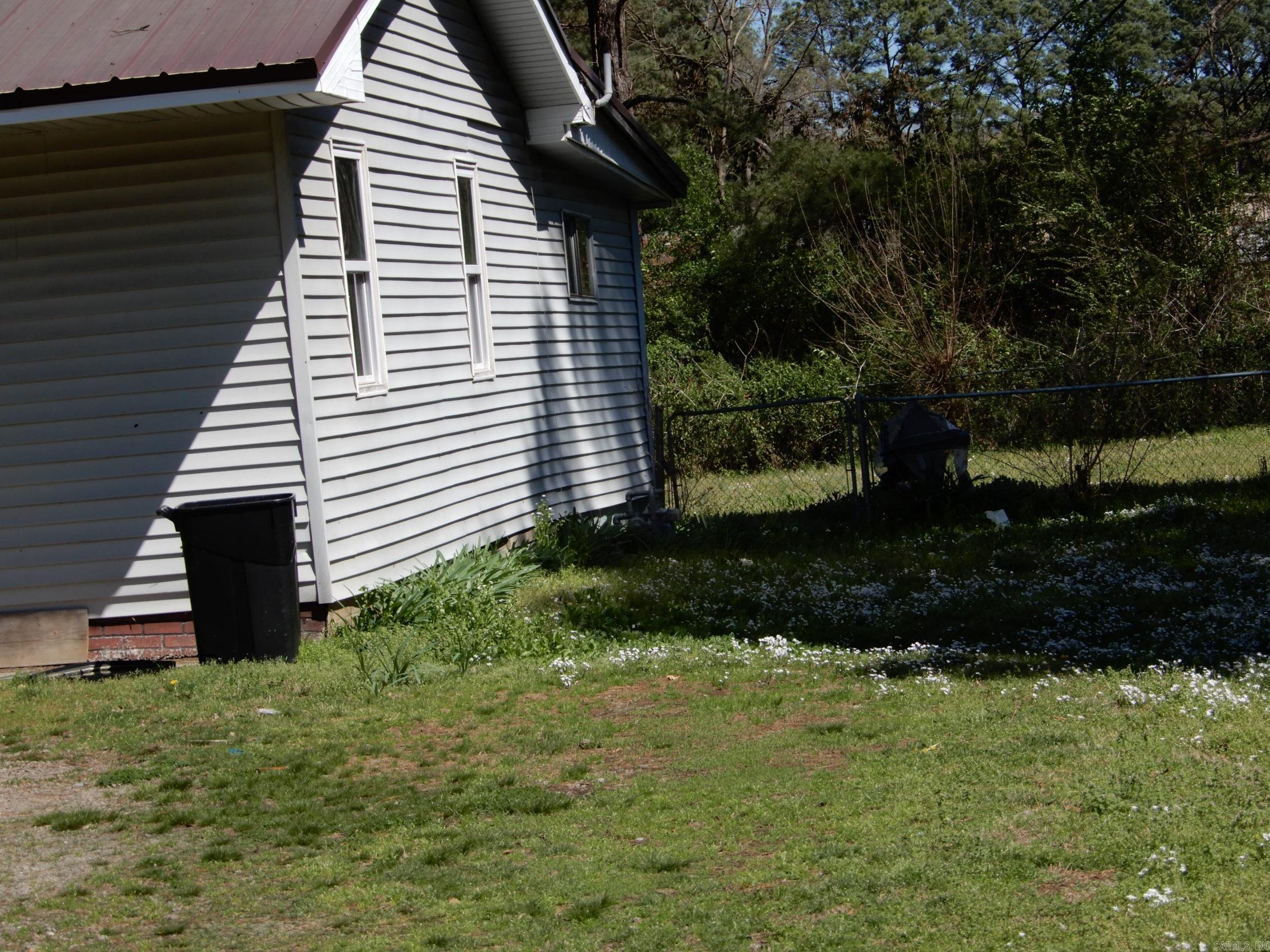 901 West Property Photo 3