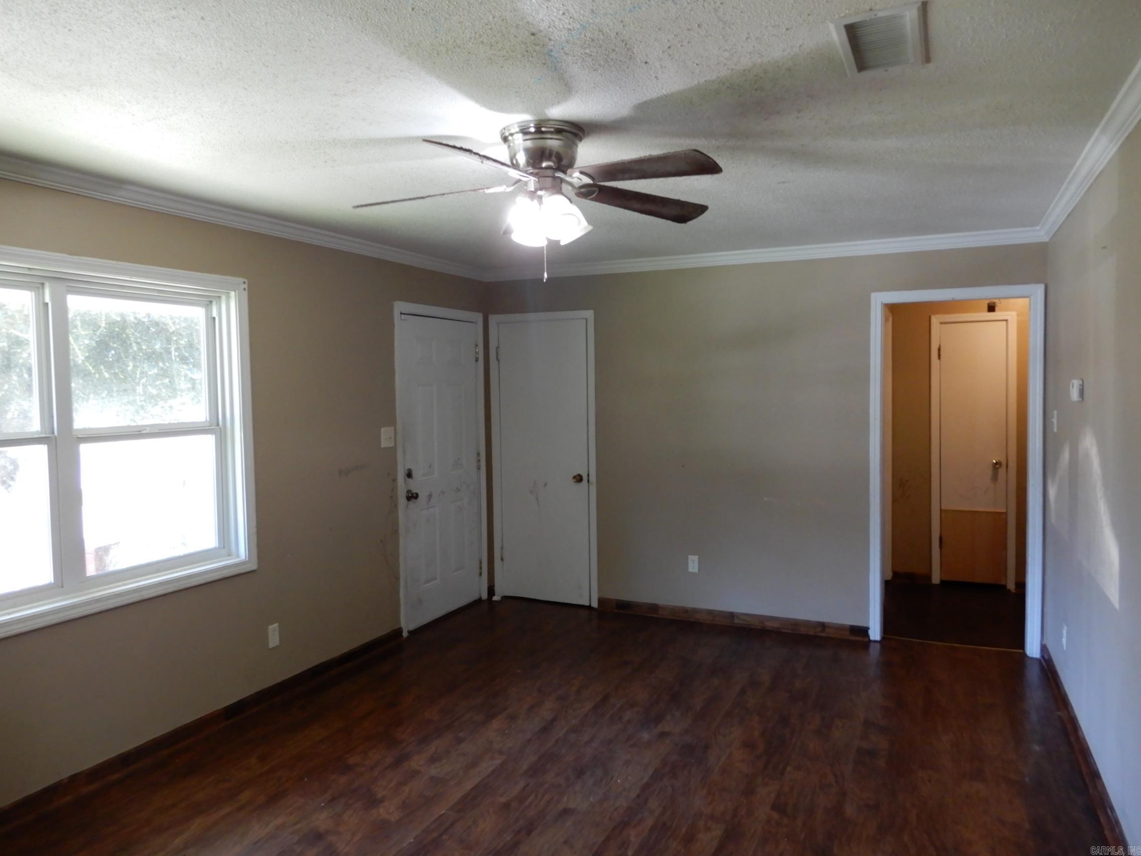 901 West Property Photo 7