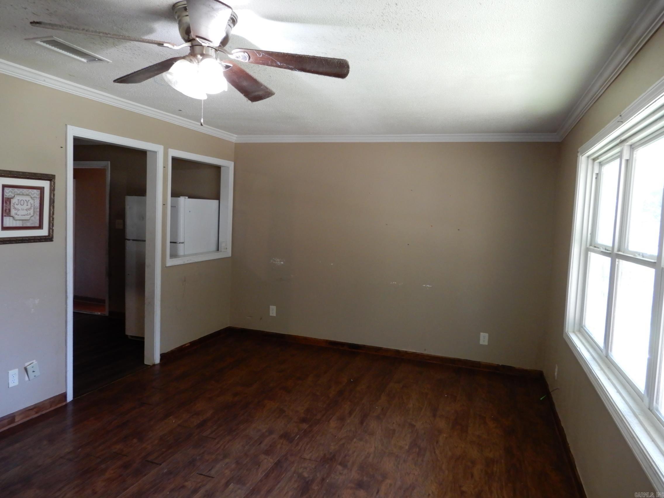 901 West Property Photo 8