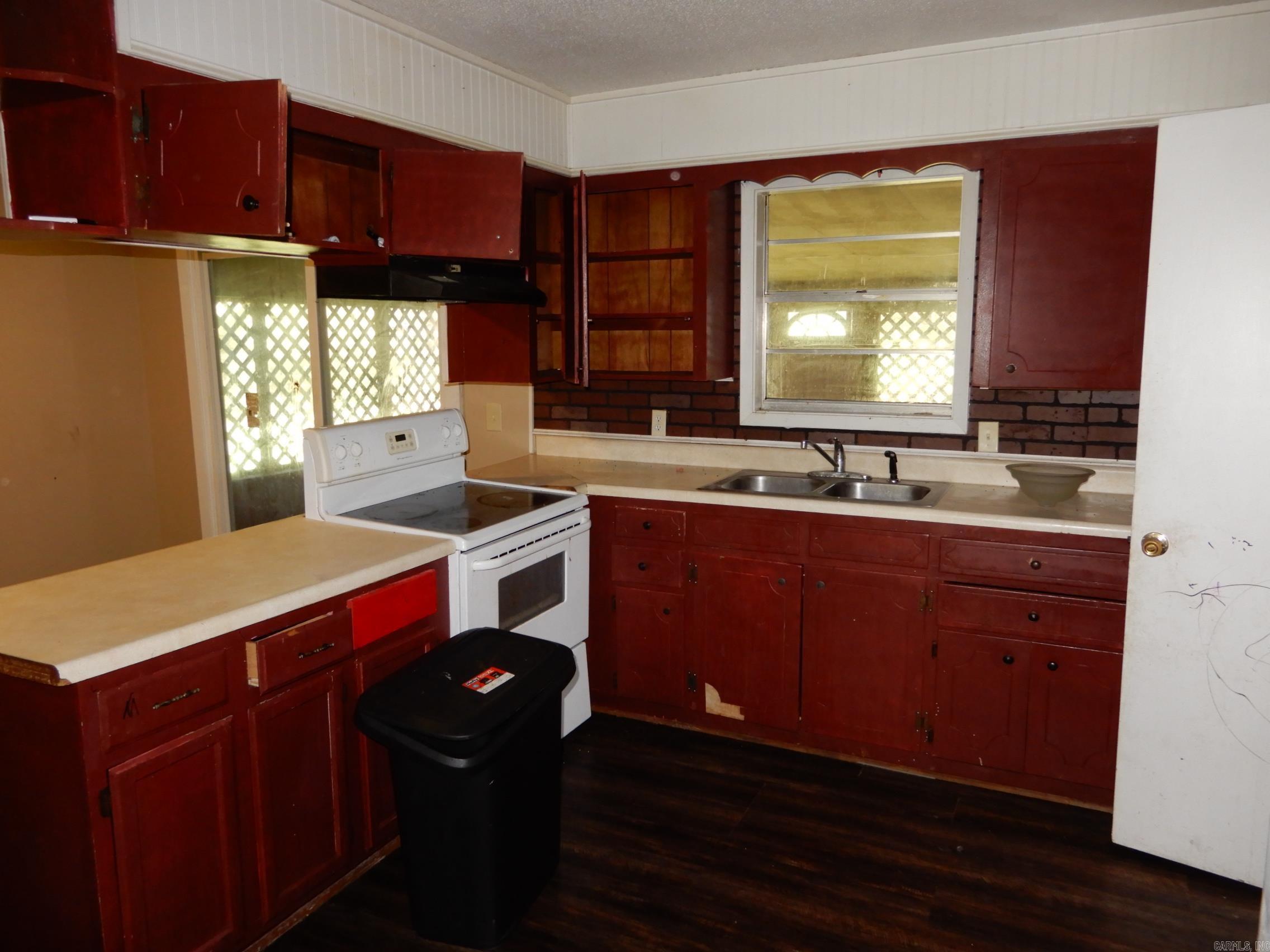 901 West Property Photo 9