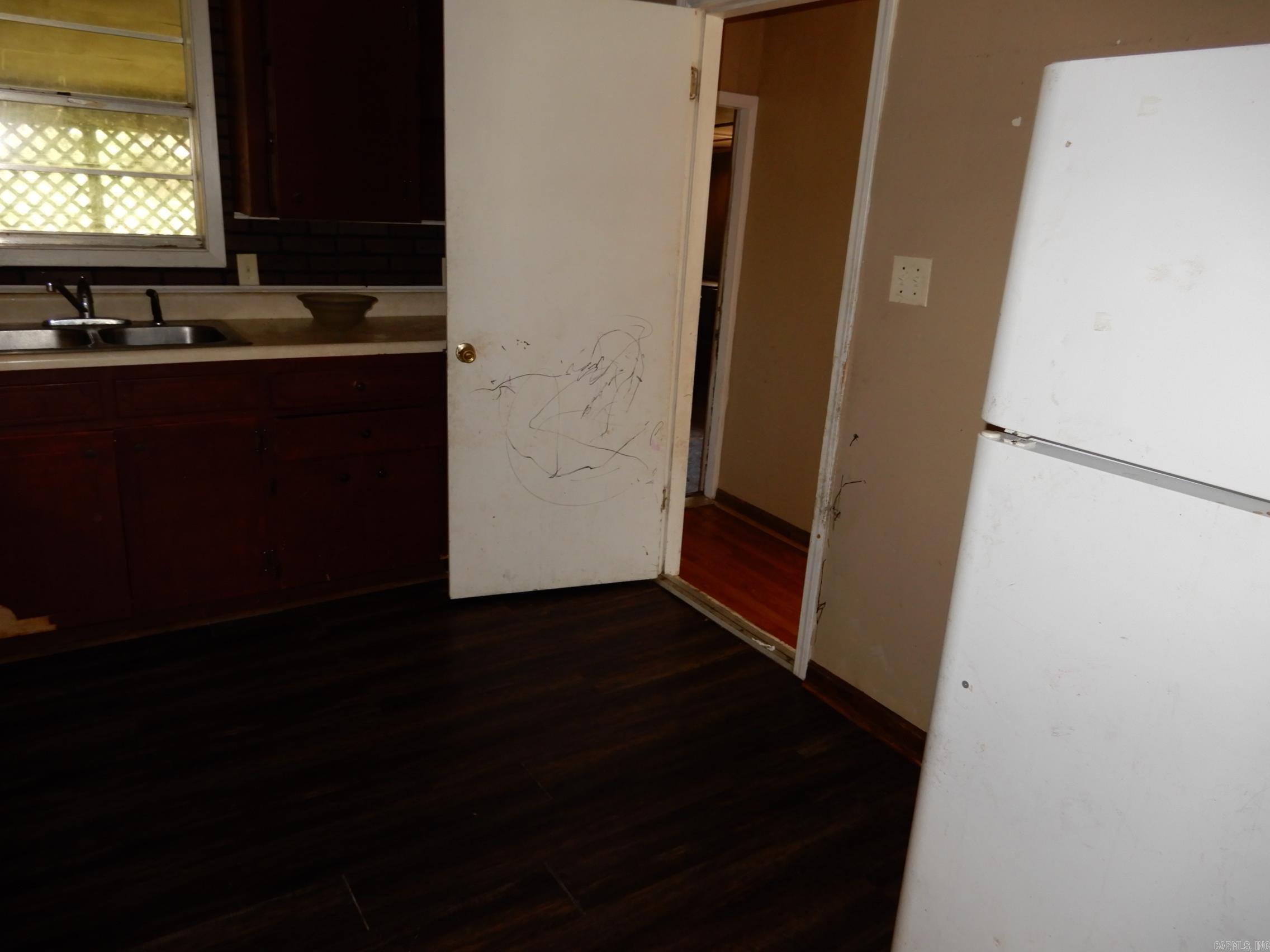 901 West Property Photo 10