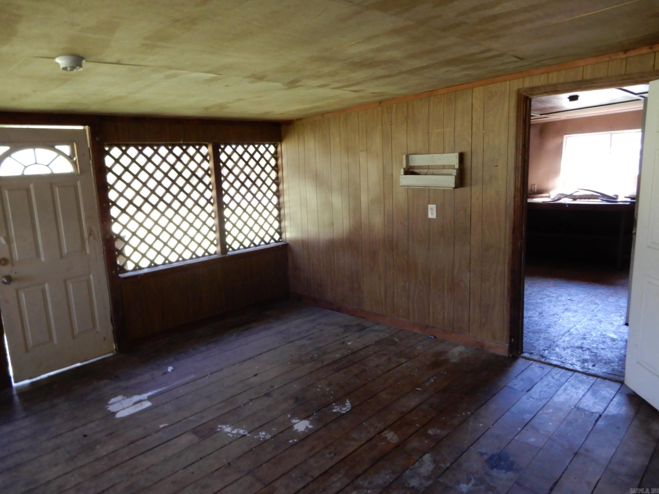901 West Property Photo 14