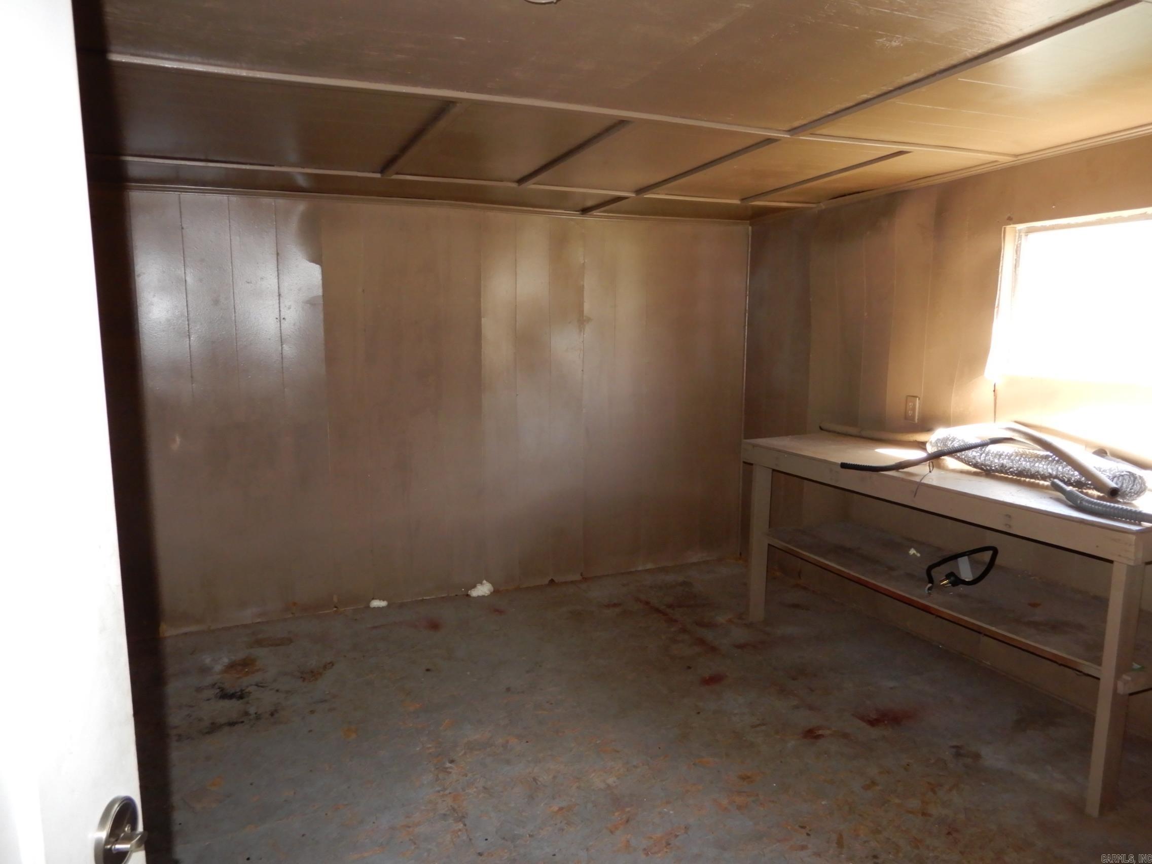 901 West Property Photo 17
