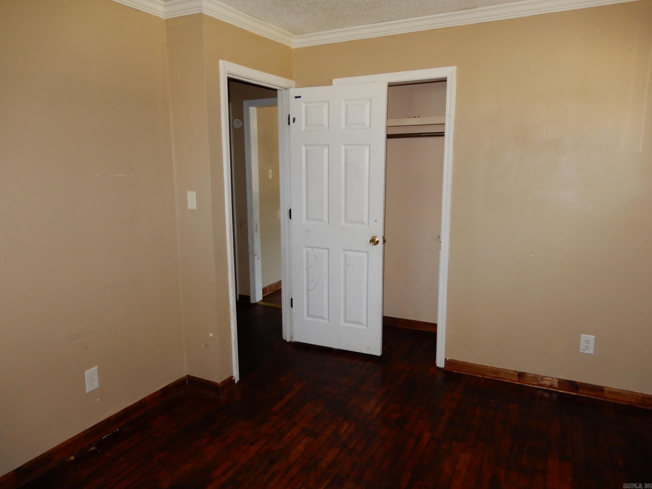901 West Property Photo 23
